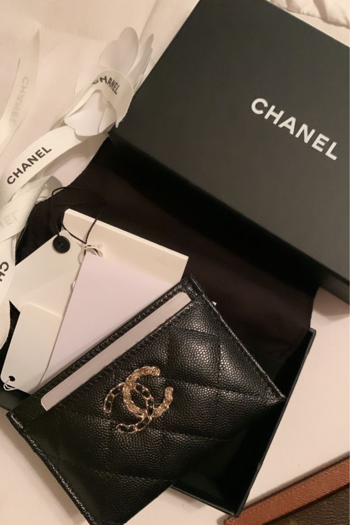 Chanel cardholder 

#LTKsalealert #LTKHalloween #LTKHolidaySale