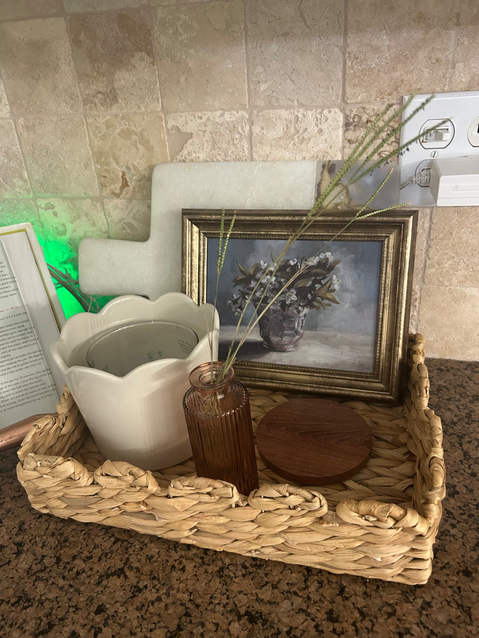 Tabletop decor, staging, styling
Target and Walmart
interior dupes
Grand millennial
Scallop tray
Scallop base
Antique art 