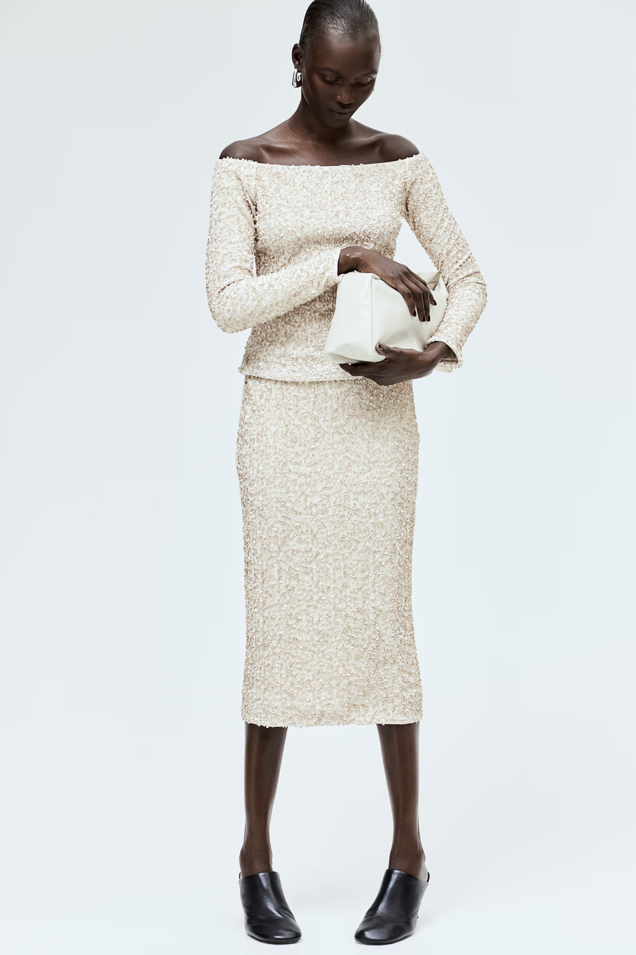 Sequined off-the-shoulder top - Light beige - Ladies | H&M GB | H&M (UK, MY, IN, SG, PH, TW, HK)