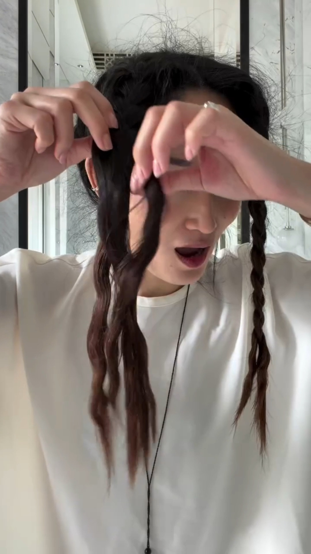 Reverse braid heatless curls. I’m going to try it with hair mousse + not brush it out next time and see how it looks! #heatlesscurls #heatlesswaves