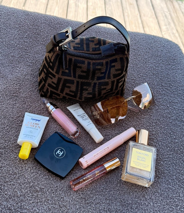 Purse Dump✨

#LTKselfcare #LTKBeauty #LTKTravel