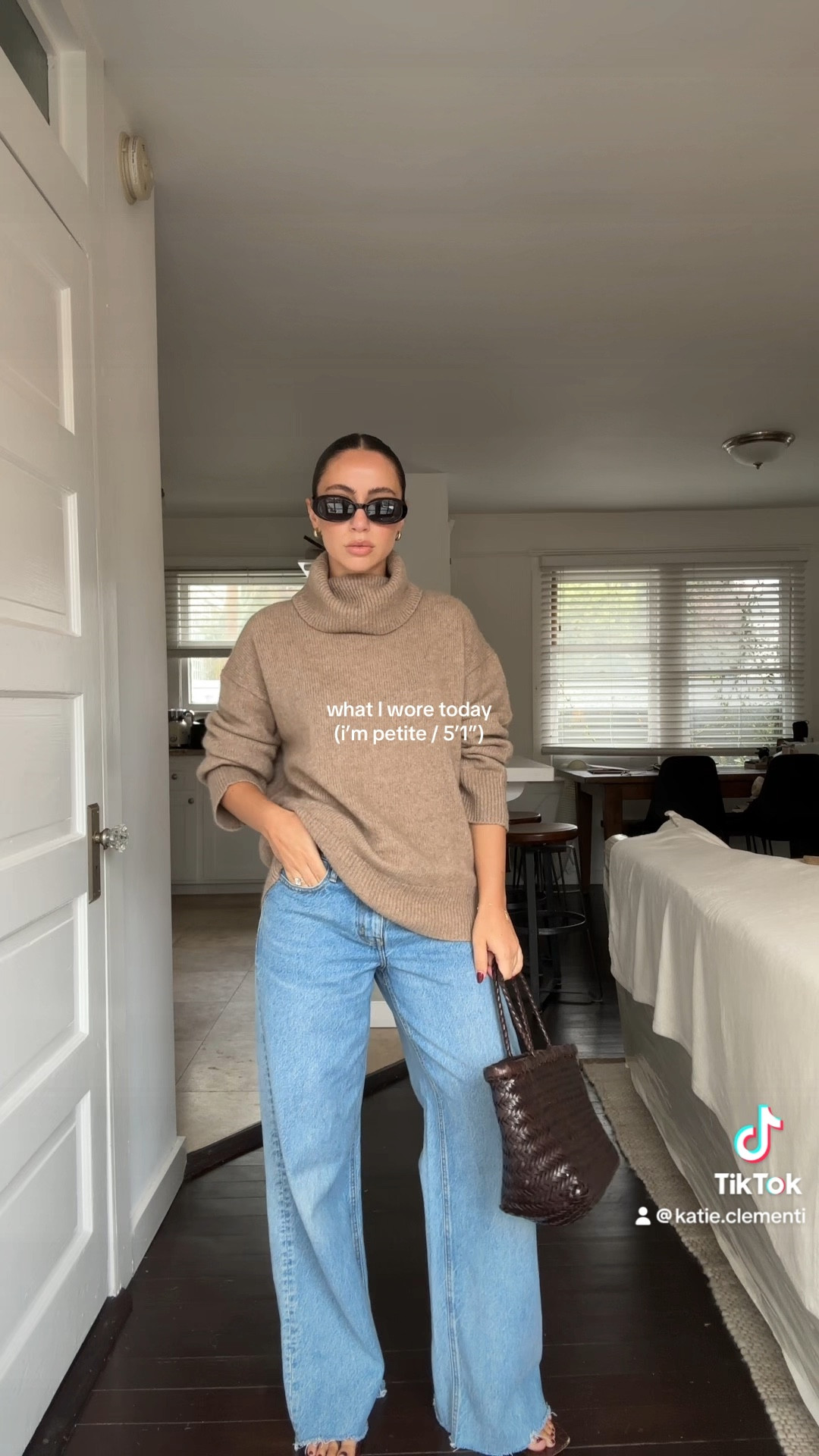 it’s below 70 degrees which means I’m pulling out my sweaters! This one is so lightweight and perfect for season transitions. Tip is to balance with a sandal for those in between season temperatures! 

#LTKStyleTip #LTKSeasonal #LTKFallSale