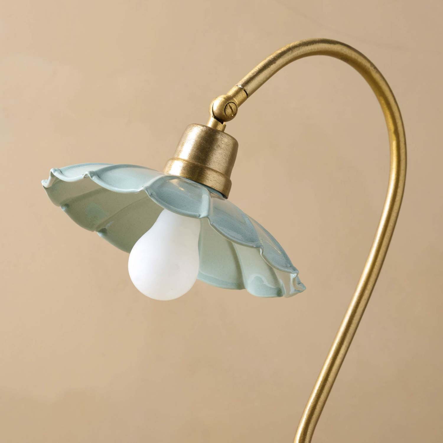 Lulu Enamel Petal Lamp | Magnolia