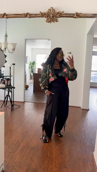 I love a cute, effortless look. Wearing a large in the jumpsuit, but I could totally go for a medium. It comes in lots of colors! Wearing a large in the jacket. #OOTD #Fashion #OutfitIdea #AKIRA #Amazon #AmazonFashion