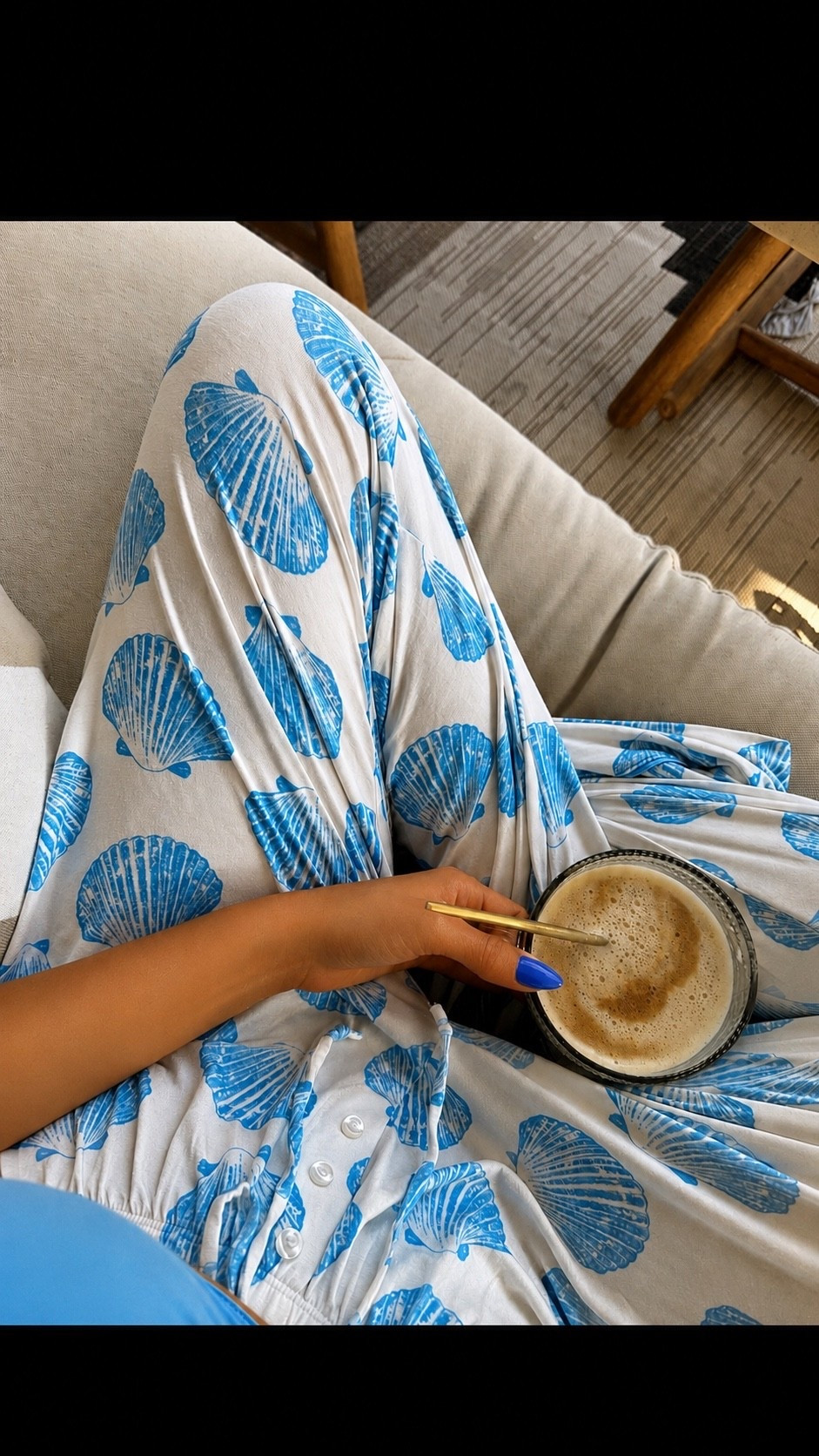These pajamas are tooooo cute for summer! Truly the best and softest pajamas I own! I always buy a few prints every season 🩵 I do an XS