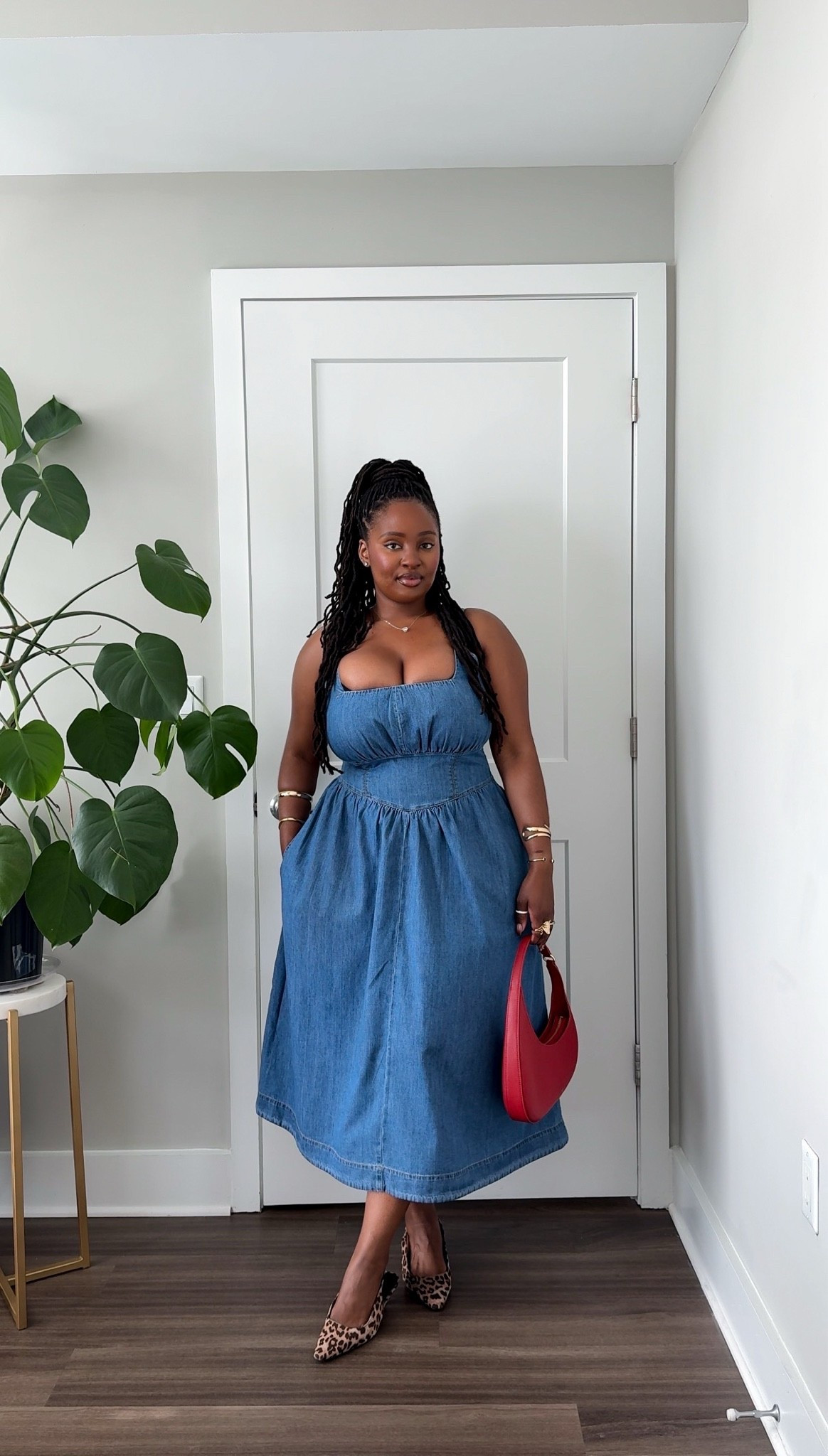 Denim this summer is my current obsession, I got this dress from @Express in a size L. 
I love that the top has built in stretch, the zip is on the side and it also has pockets 

Curvy fashion, fuller bust friendly, denim, dress with pockets, summer outfit

#LTKSeasonal #LTKgrwm #LTKootd