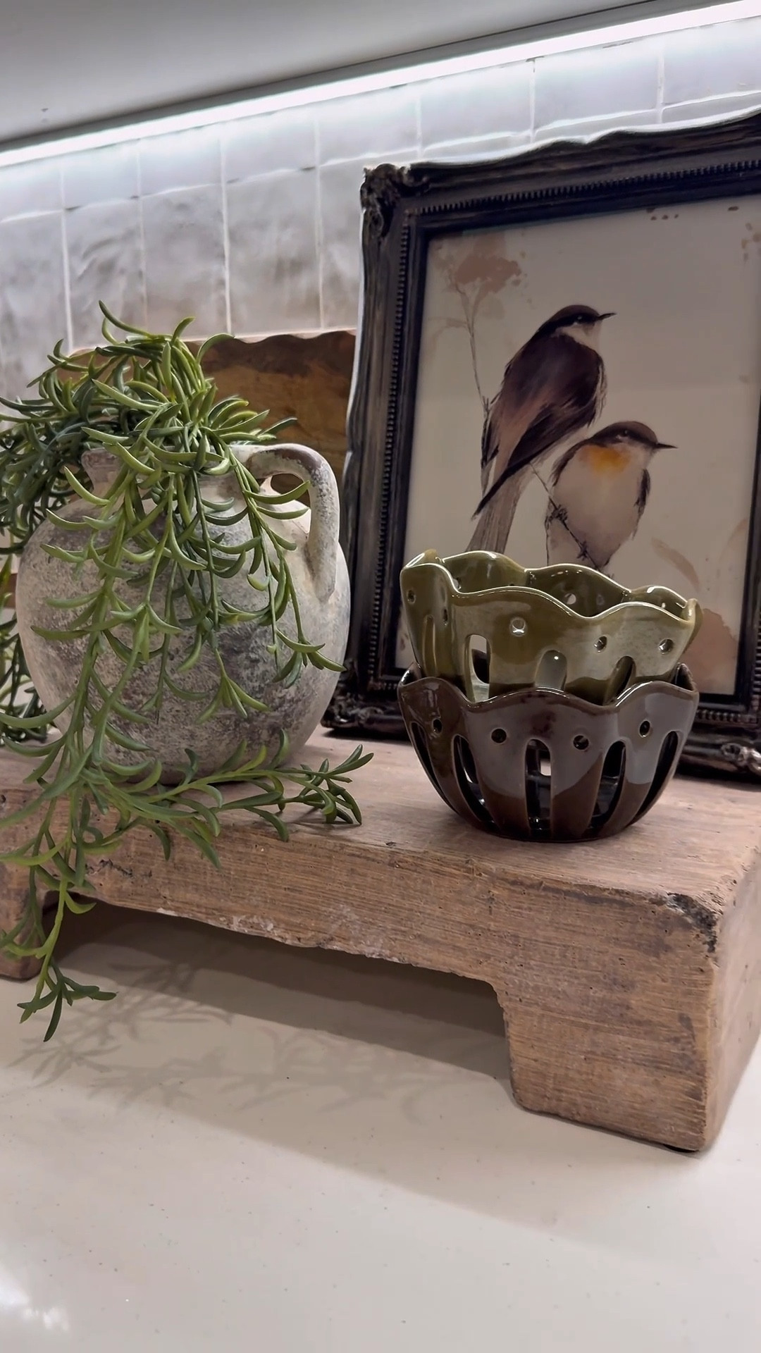 Kitchen styling: simply Spring
I love this chunky riser..so much character. It’s a ceramic piece, but looks like vintage wood. 