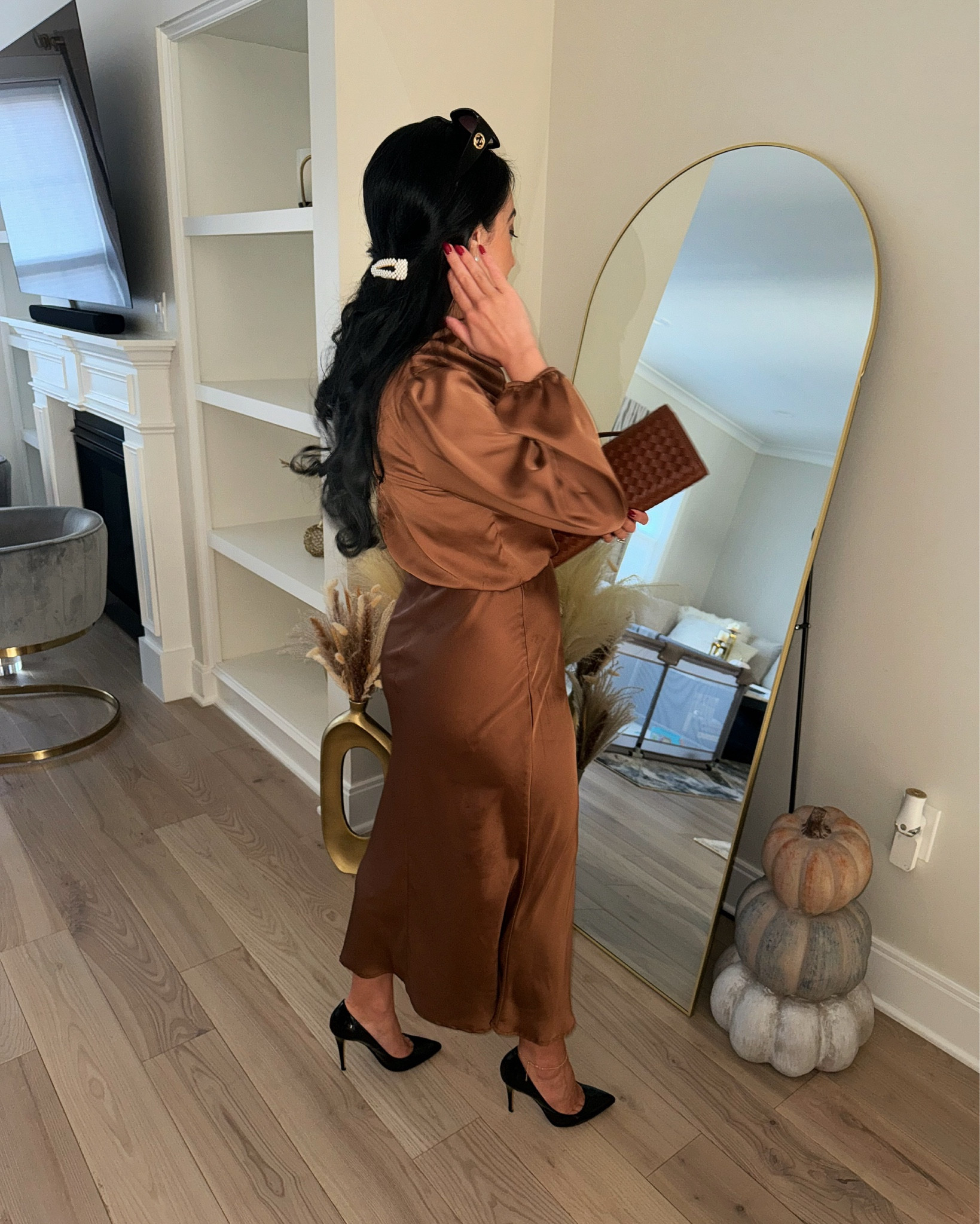 This dress looks like it’s from Saks ~ for less than $100 

#LTKBump #LTKStyleTip #LTKHoliday