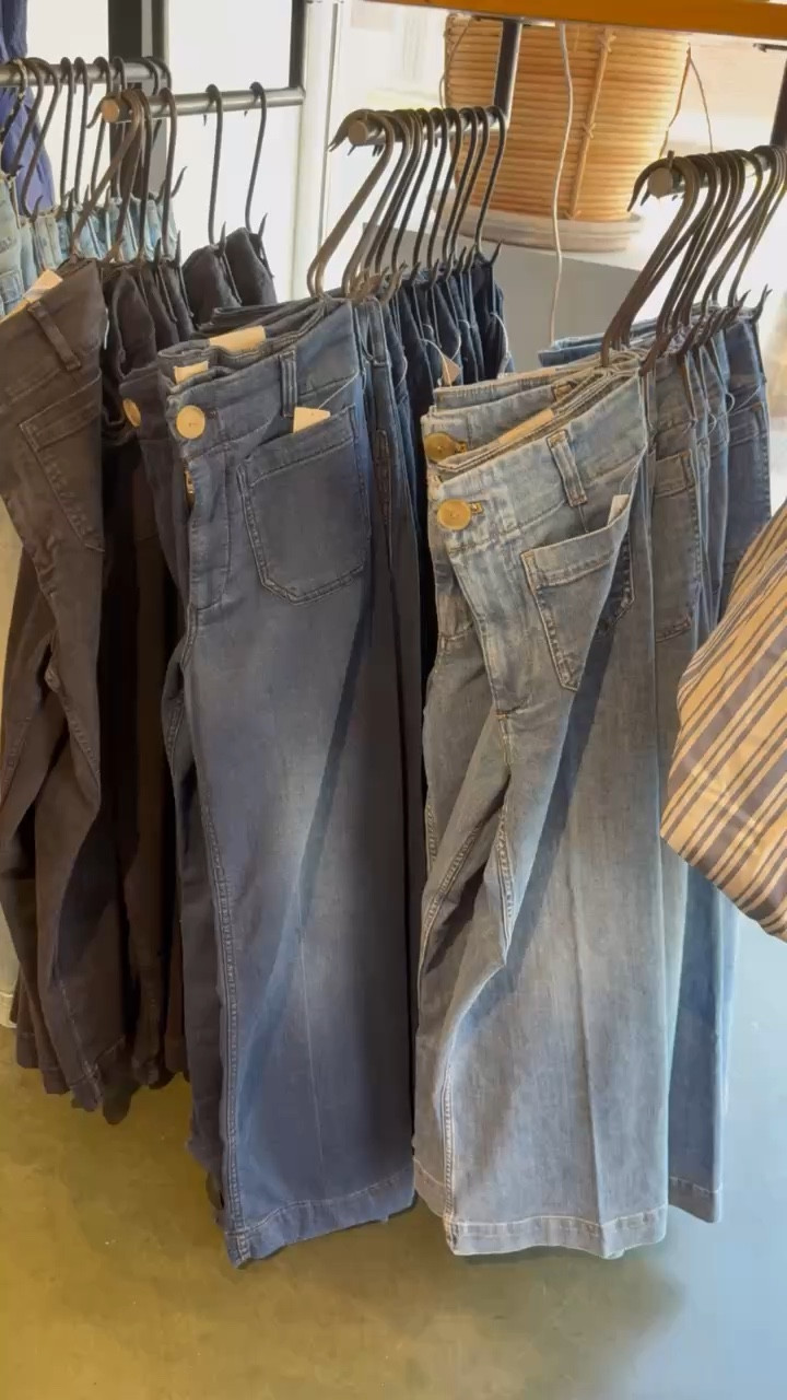 If you are looking for a reasonably priced good pair of denim…these are it. The Colettes are universally flattering and so soft and comfy. I wear a 26P. 

*Use code CATHERINE20 3/6-3/9 to save 20% when you spend $100+