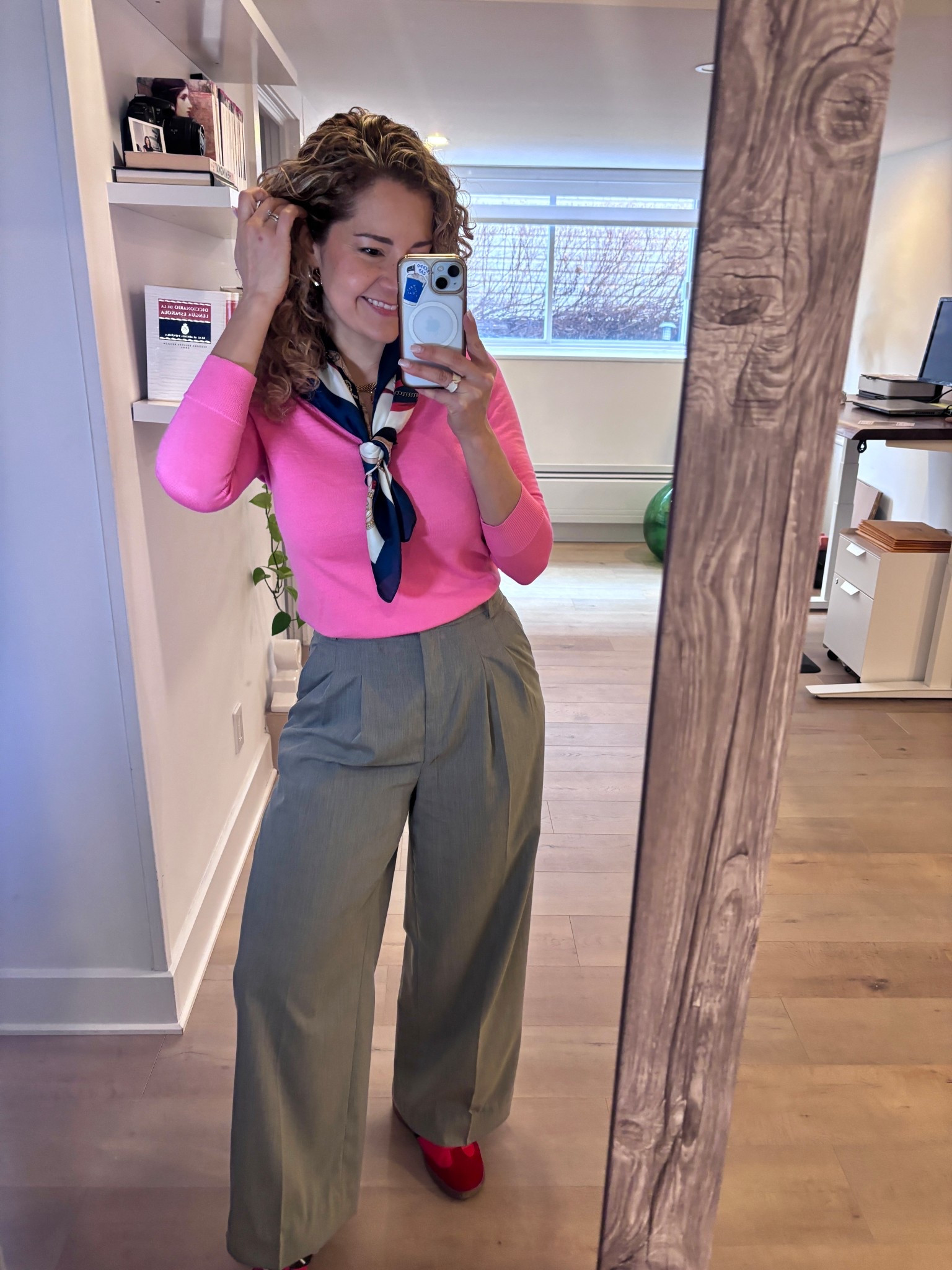 Pop of Color Outfit | Pink Sweater with Elegant Details

Add a fresh pop of color to your wardrobe with this pink sweater styled with tailored gray pants and a silk scarf. A feminine and polished look perfect for standing out in a subtle, elegant way.


#LTKcanada #LTKfall #LTKstyletip