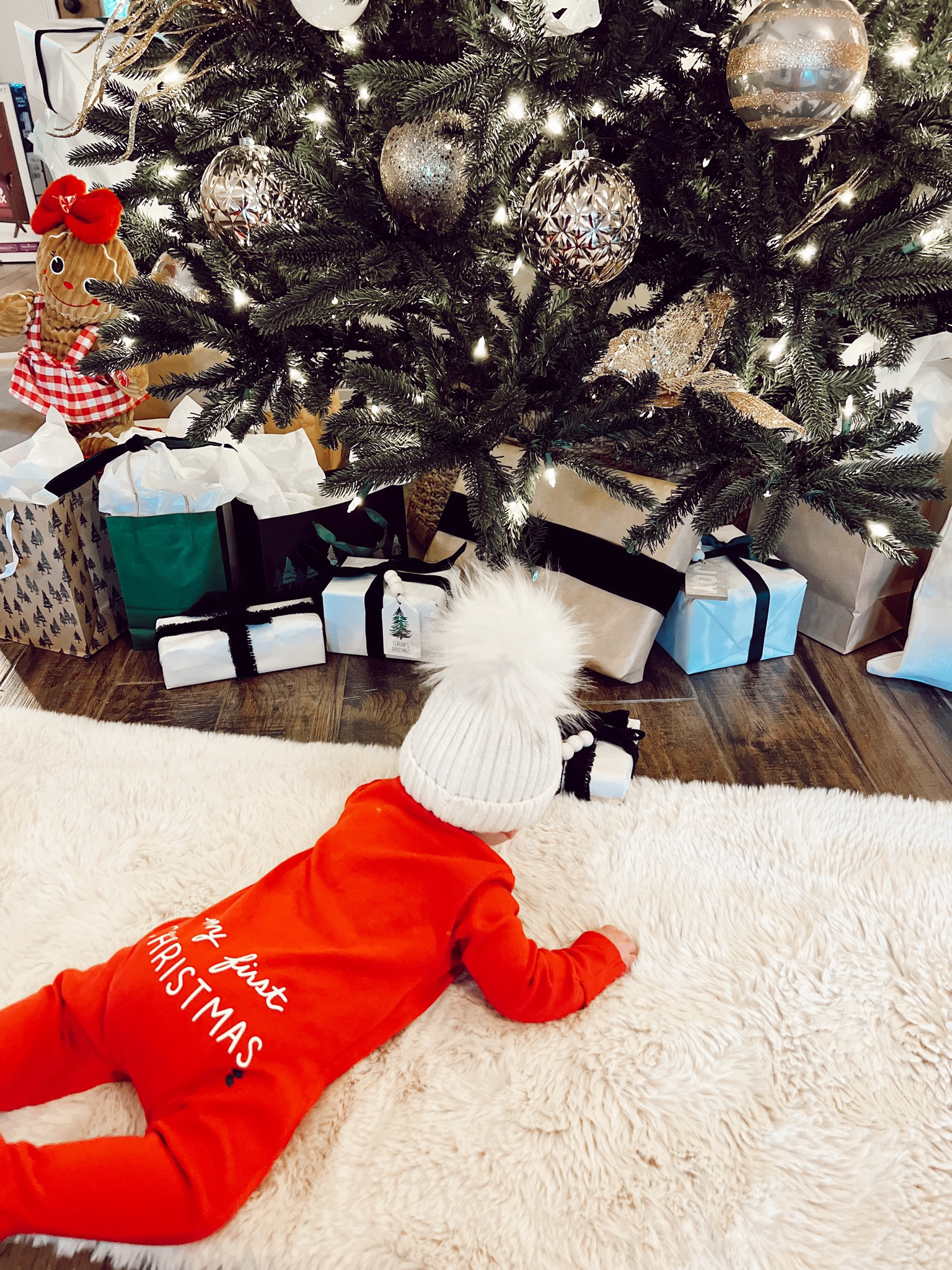  Baby first Christmas onsie
Baby Pom beanie 
Amazon finds 


#LTKfamily #LTKSeasonal #LTKbaby