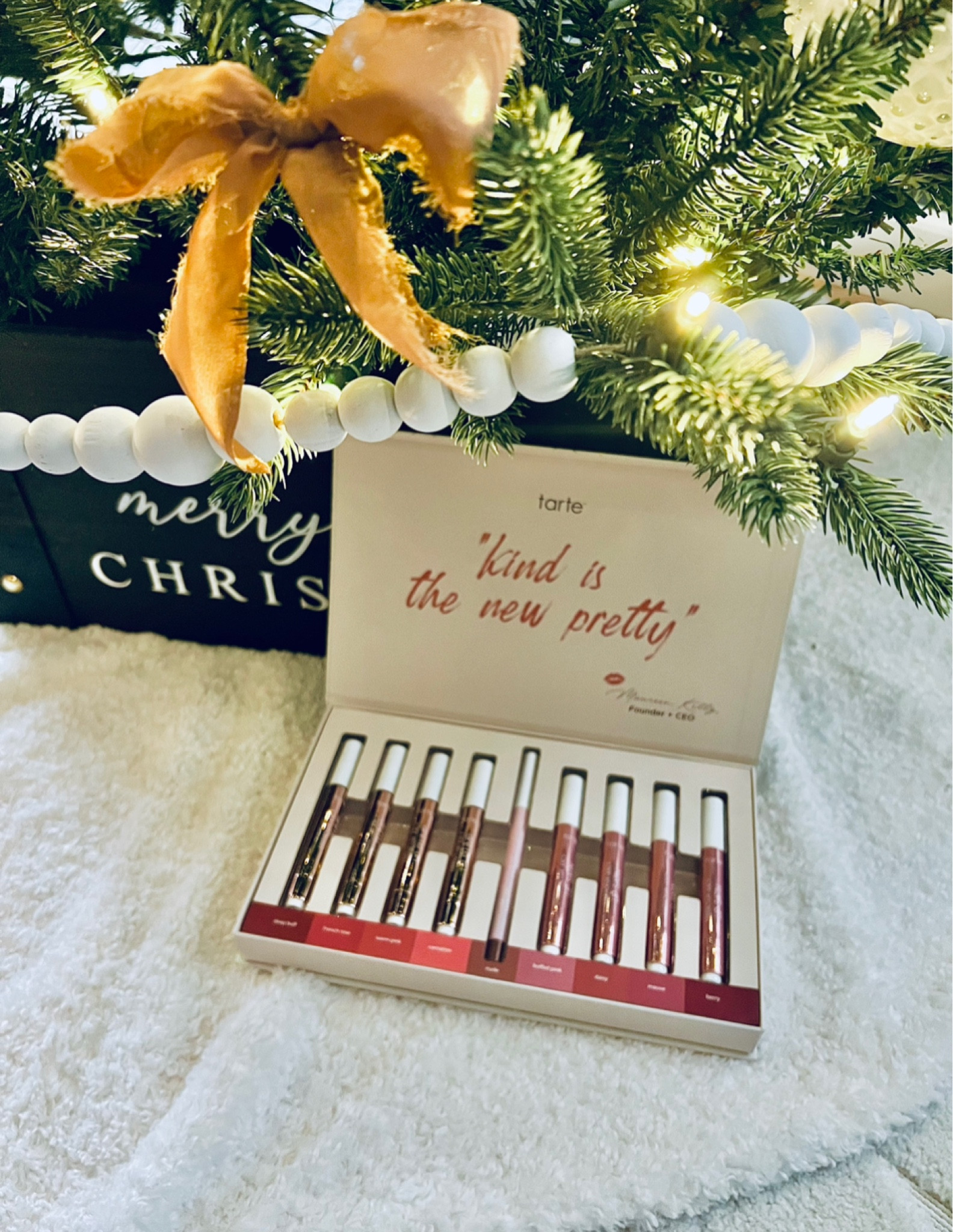 Gift a tarte lip kit to a beauty lover in your life 💄

#tarte #beauty

#LTKHoliday #LTKGiftGuide #LTKbeauty