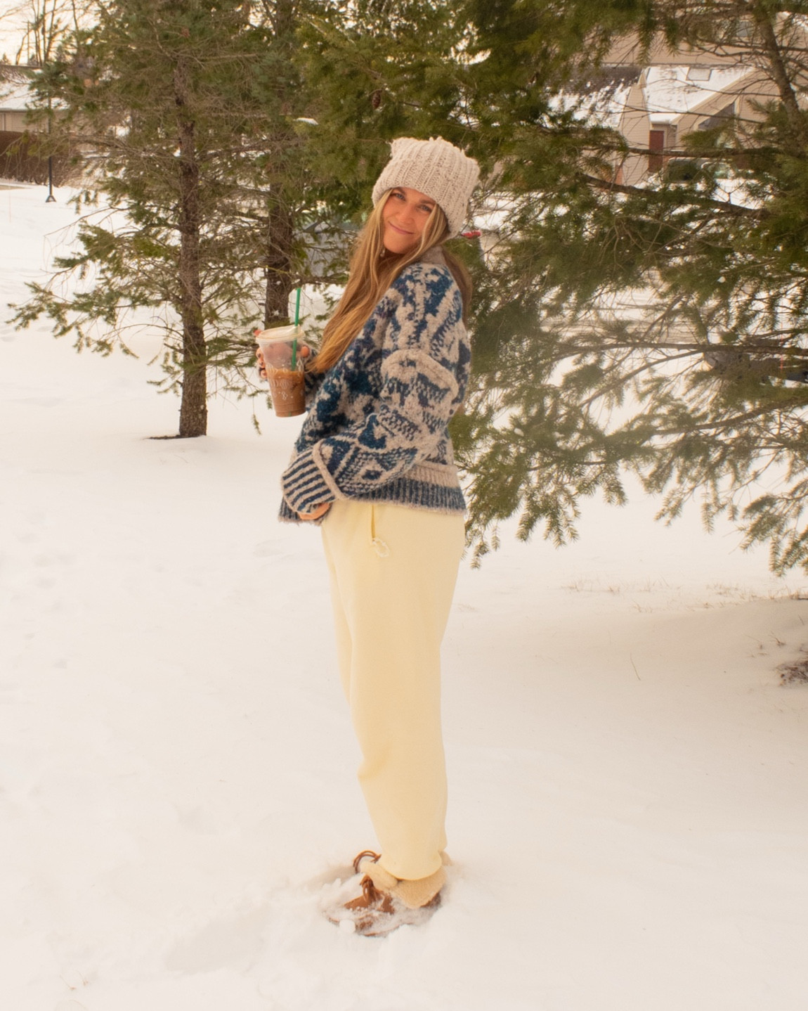 snow day cozy outfit🩵🫶🏼

#winteroutfit #cozyoutfit #winterstyle #winterwardrobe #winterfashion #coldweatherstyle