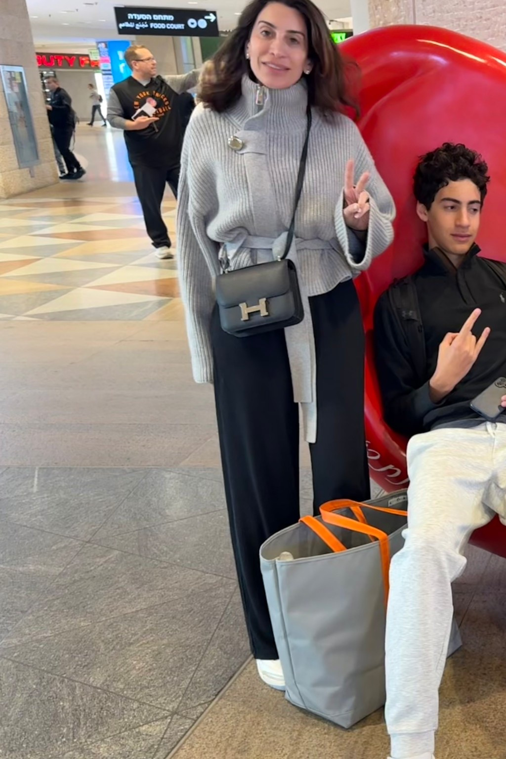 The Lauren pant , I get the hype! Perfect for travel and beyond