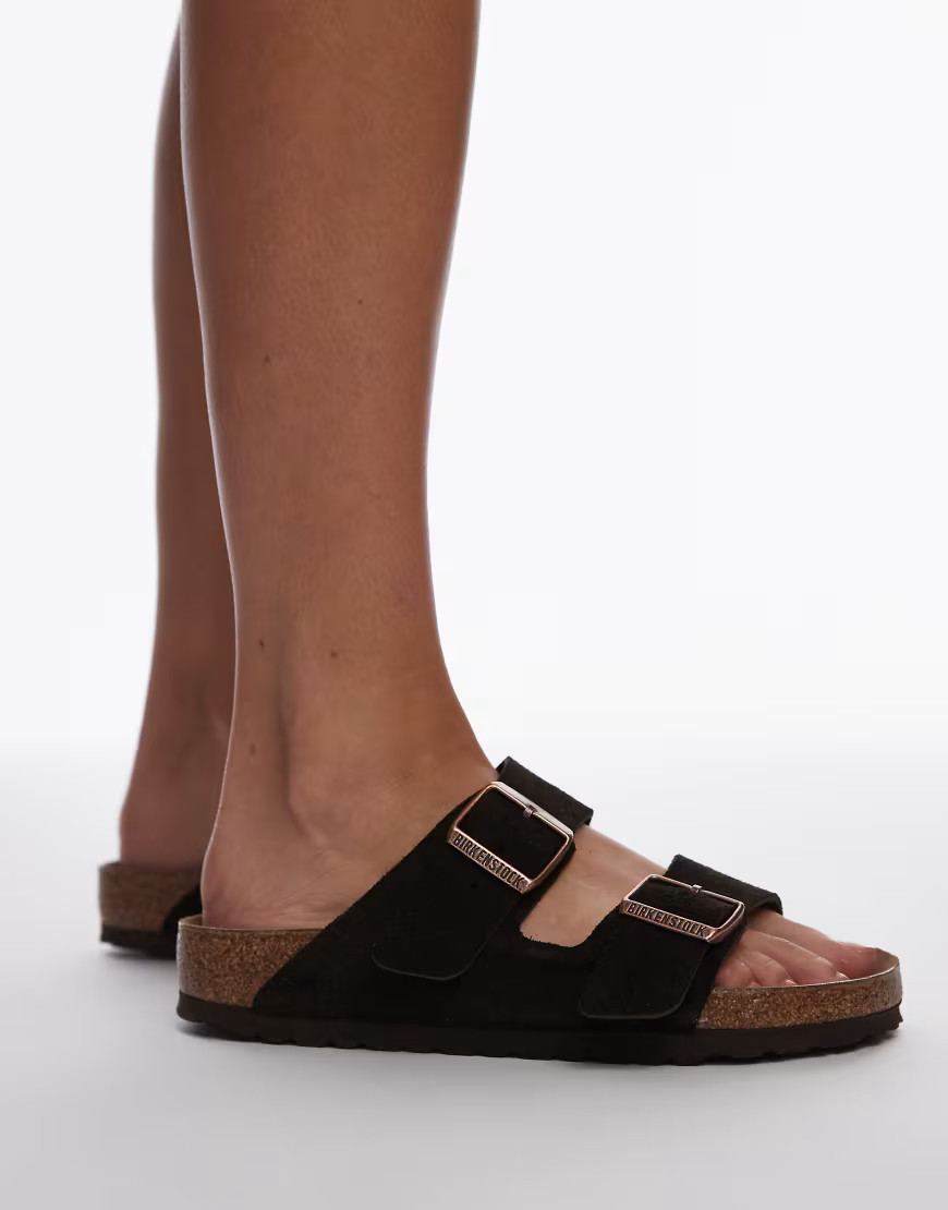 Birkenstock Unisex Arizona sandals in mocca suede-Brown | ASOS (Global)