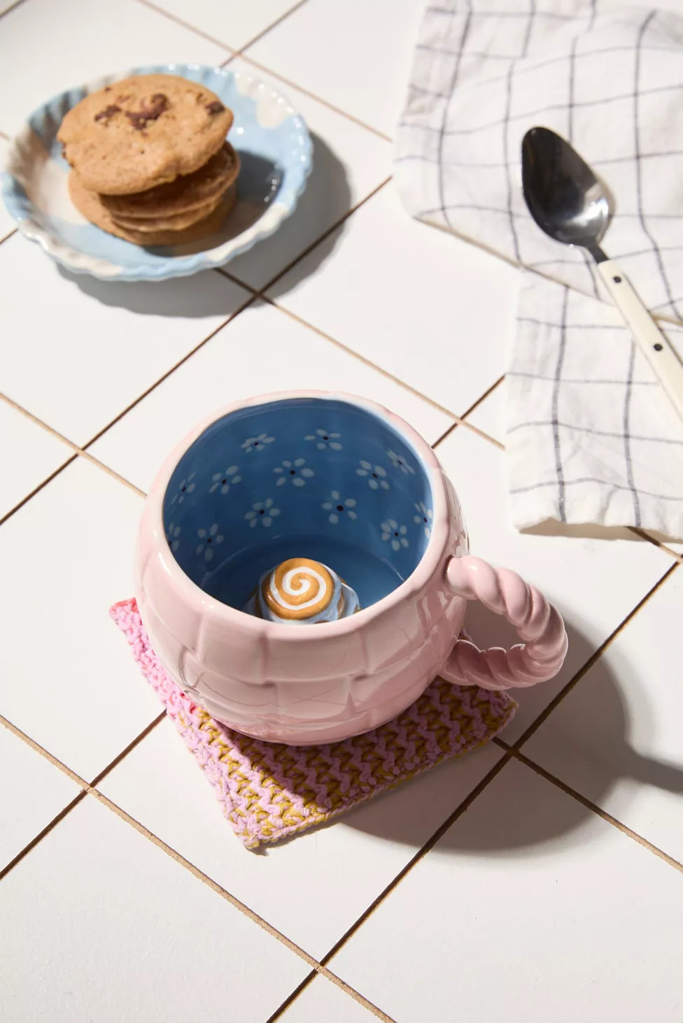 Harvest Cinnamon Roll Peekaboo Mug | Urban Outfitters (US and RoW)