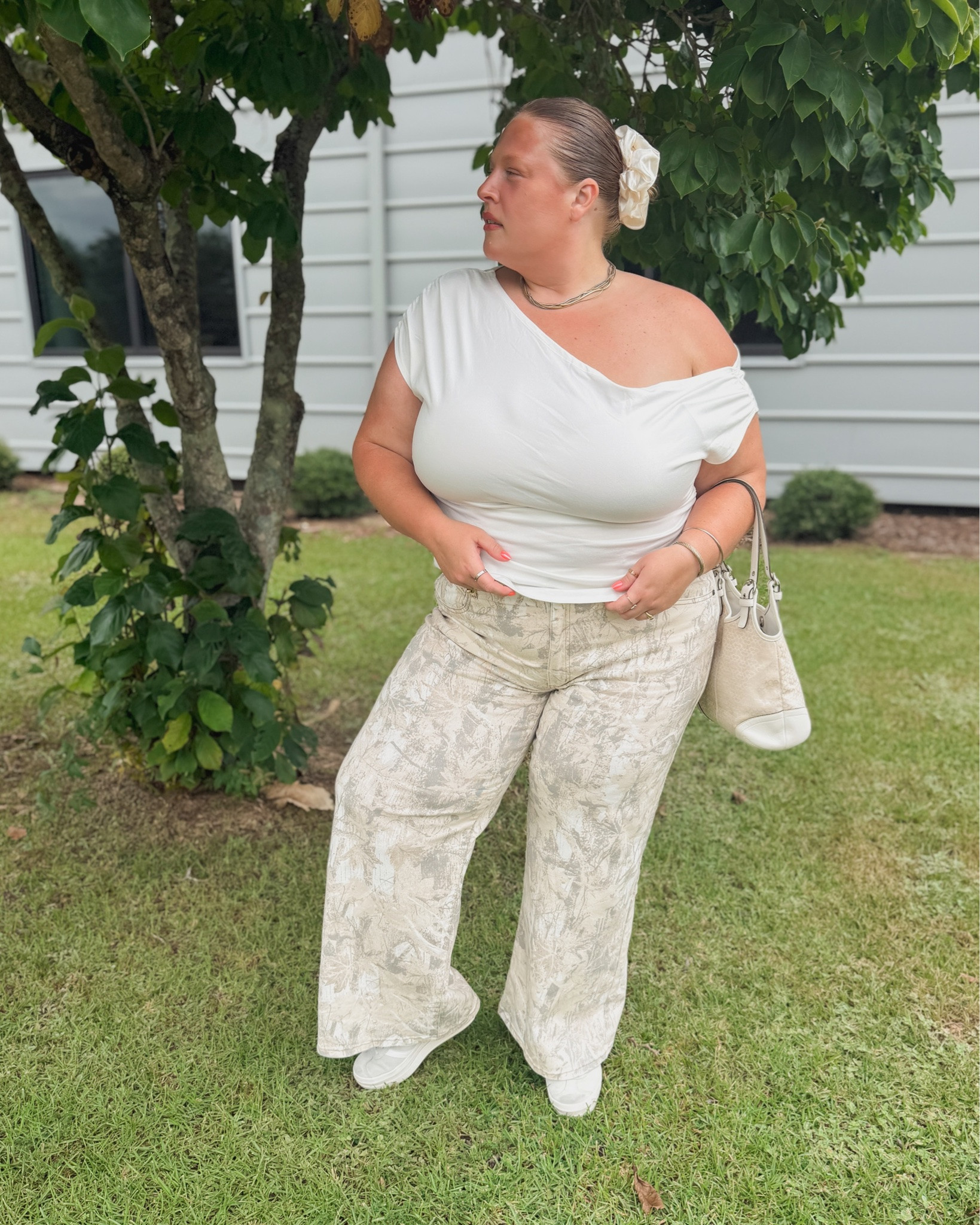 (mostly) thrifted fit of the day 👟
Thrifted- pants, shoes, bag, jewelry
Top- Amazon

#LTKootd #LTKPlusSize #LTKSaleAlert