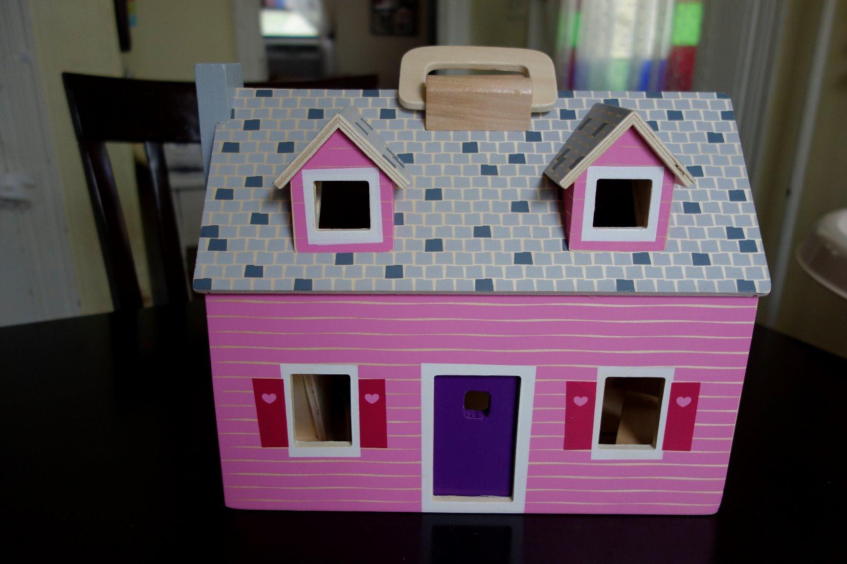 Melissa & Doug Fold and Go Wooden Dollhouse with 2 Dolls and Wooden Furniture,Multi,One Size | Amazon (US)