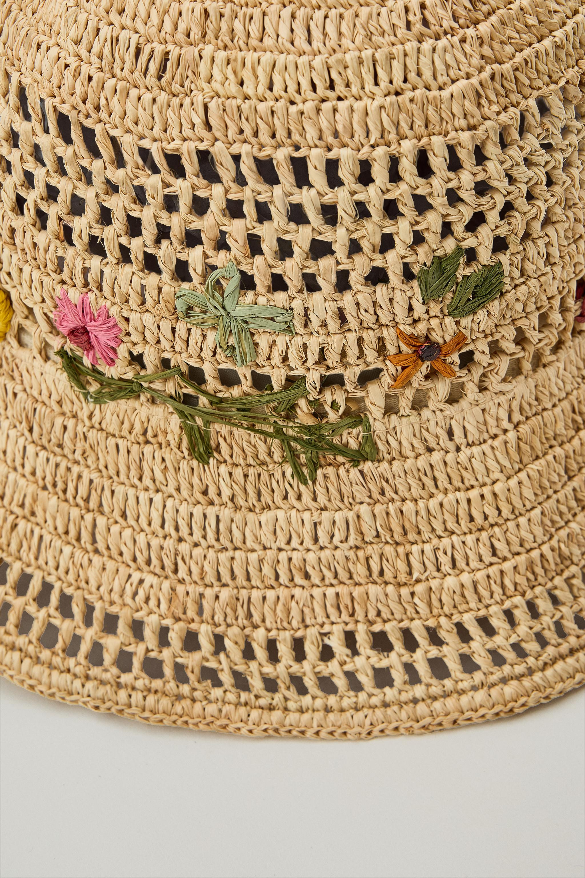 EMBROIDERED FLOWER BUCKET HAT | Zara FR