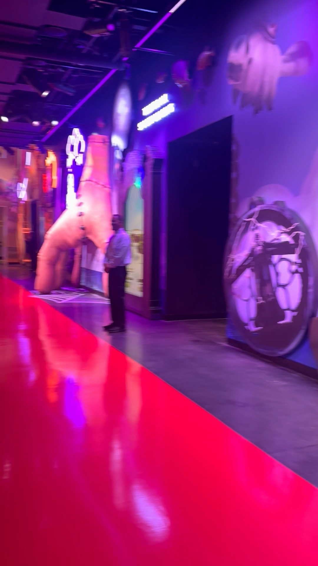 Went to @NetflixHouse today and it was pretty cool! 

#LTKootd #LTKgrwm #LTKdayinmylife