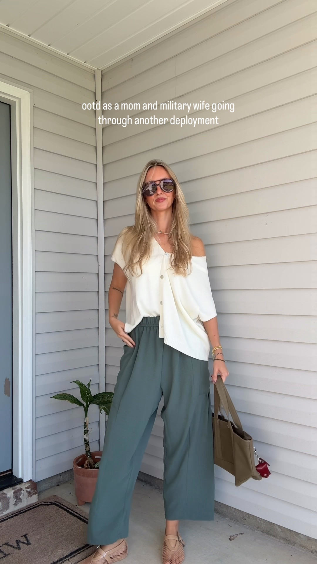 Perfect mom outfit

#LTKootd #LTKgrwm #LTKmomlife