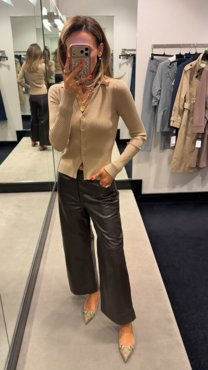 Love this fitted cardi with a little collar moment, makes it super easy to dress up.

#LTKSaleAlert #LTKootd #LTKSeasonal