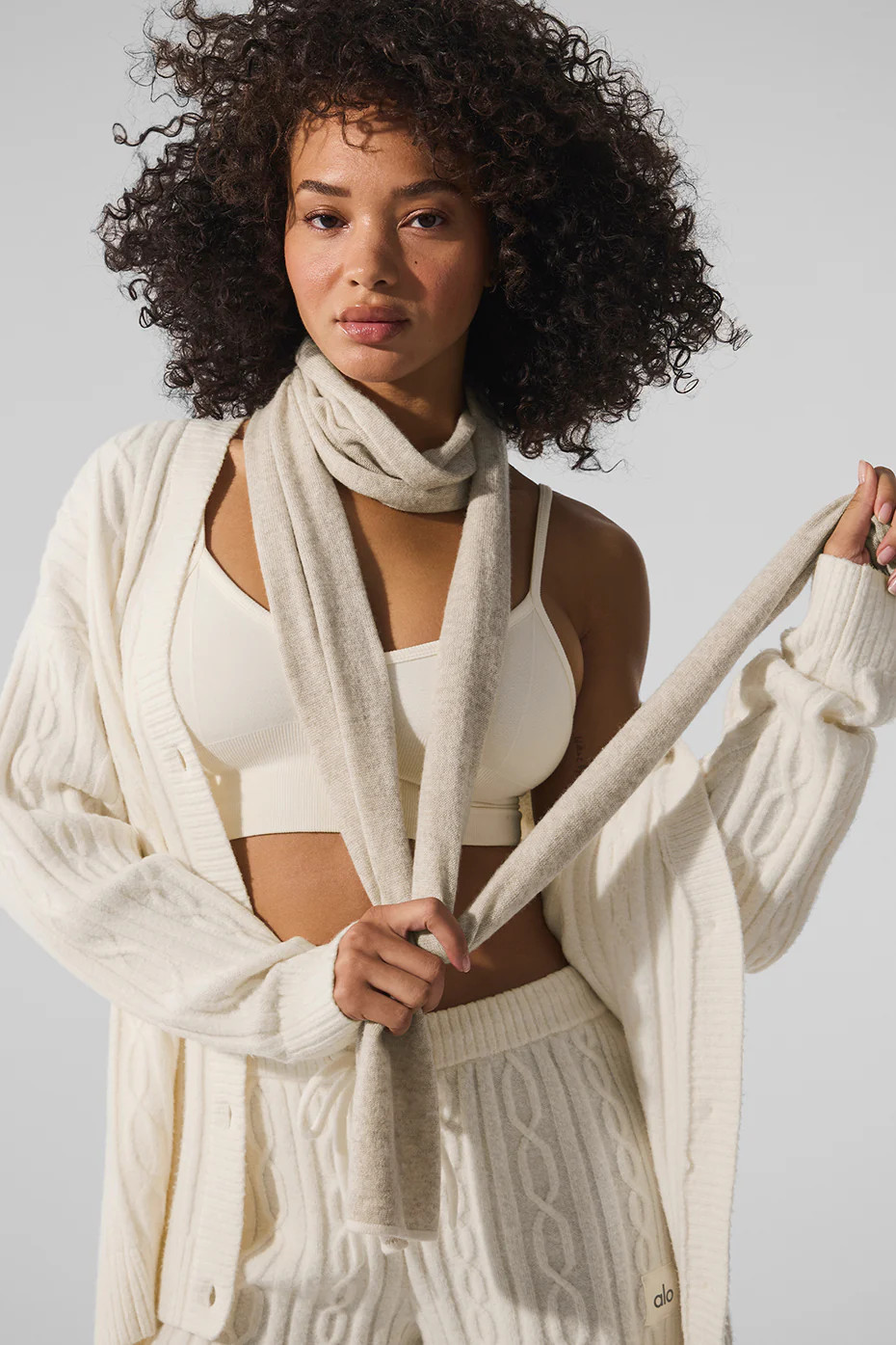 ALO | Cashmere Light Frosted Scarf in Winter Latte/Ivory Beige | Alo Yoga (US)