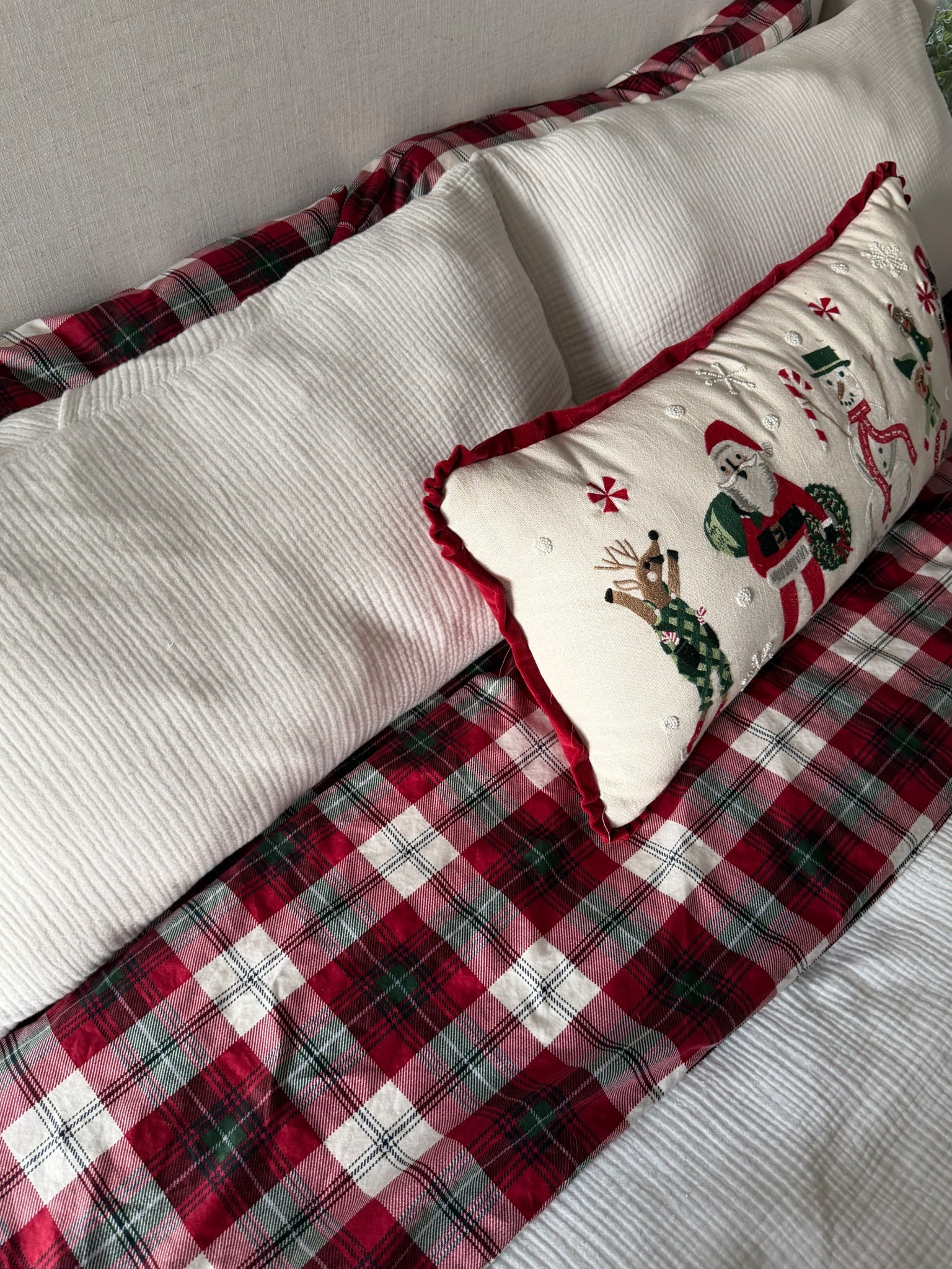 Master bedroom Christmas bedding ❤️

#LTKHoliday #LTKHome