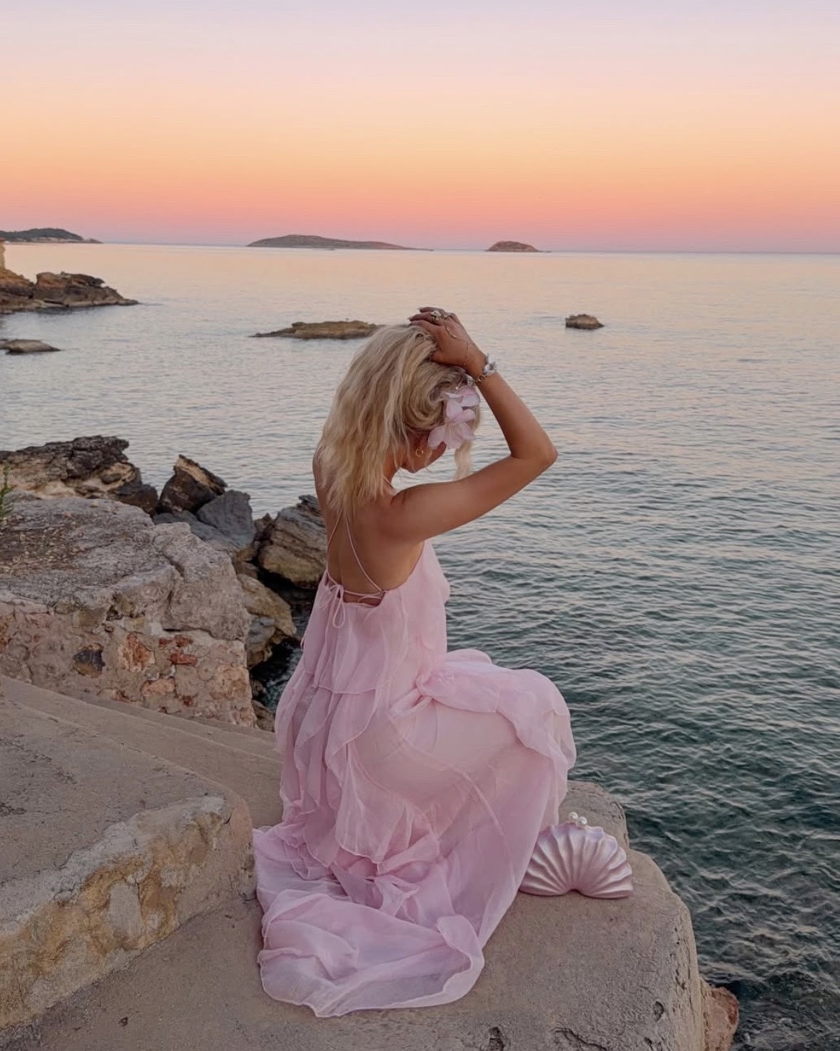 Dream dress, dream sunset, dream euro vacation 🌸🐚🌞

Pink ruffle dress, pink dress, girly pink dress, vacation dress, summer maxi dress

#LTKgrwm #LTKootd