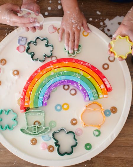 St Patrick’s Day Sensory Play Tray🍀🌈 (St Patrick’s Day silicone molds found in the target dollar 🎯 section) Check out my IG @purposefultoys for more!

#LTKunder50 #LTKkids #LTKfamily