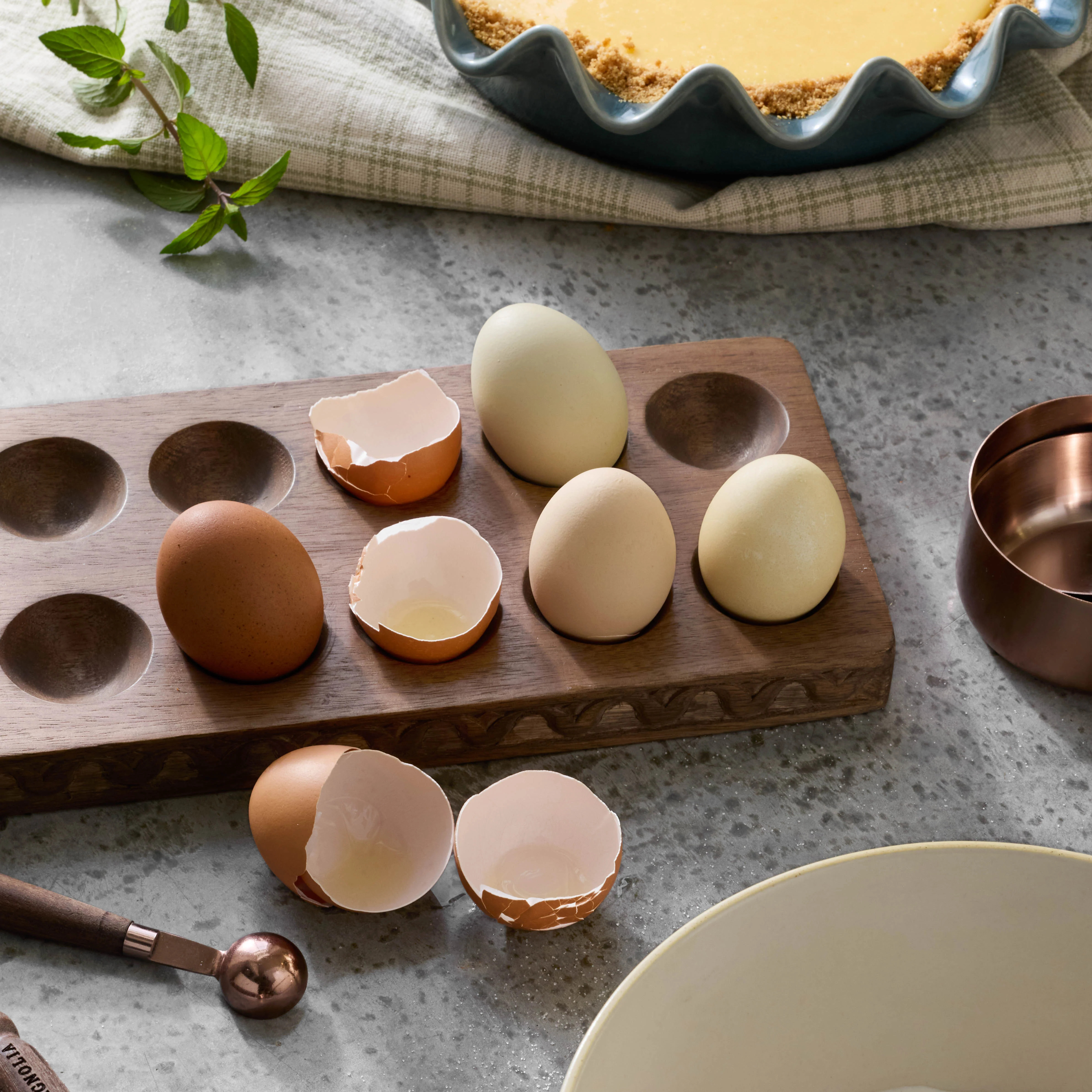 Antiqued Wood Tulip Carved Edge Egg Tray | Magnolia