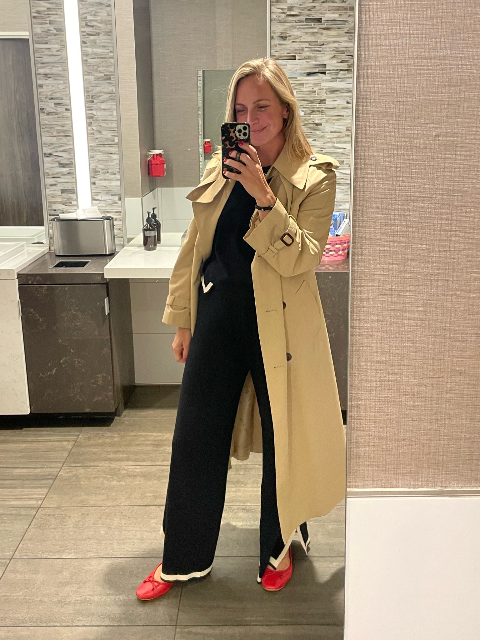 Travel outfit! Two piece set runs tts. Trench is vintage but linked a similar one.

#LTKFindsUnder50 #LTKStyleTip #LTKTravel
