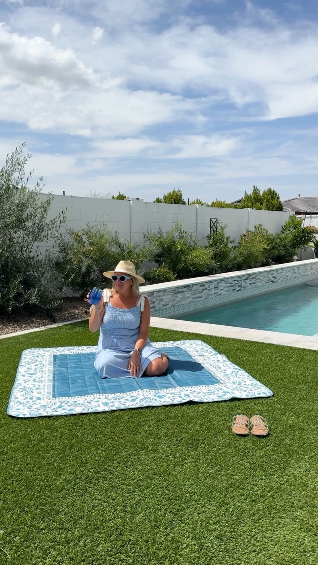 Check out this brand new picnic blanket from Walmart! It is 72 x 72 inches, double sided and water repellent. I bought teal but it’s definitely more of a blue color. It’s so cute and perfect to keep in your car for spring/summer and fall! 

#LTKHome #LTKSeasonal #LTKWatchNow