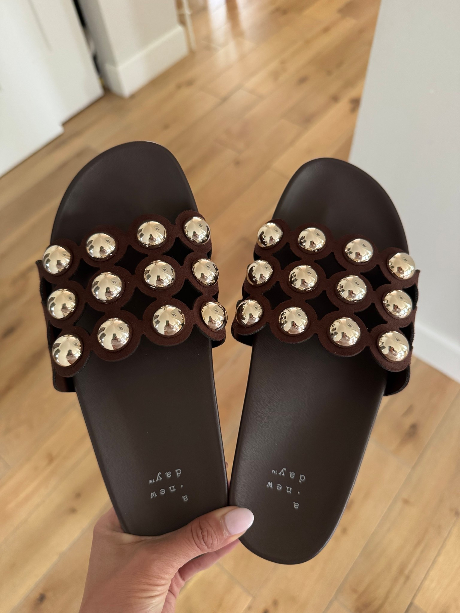 Okkkk I got a pair of sandals like these earlier in the season and returned them because not comfortable. Then these came out and they are a win!! And on sale right now 

Gold bead sandals, brown sandals, trending sandals 

#LTKootd #LTKSaleAlert #LTKdayinmylife