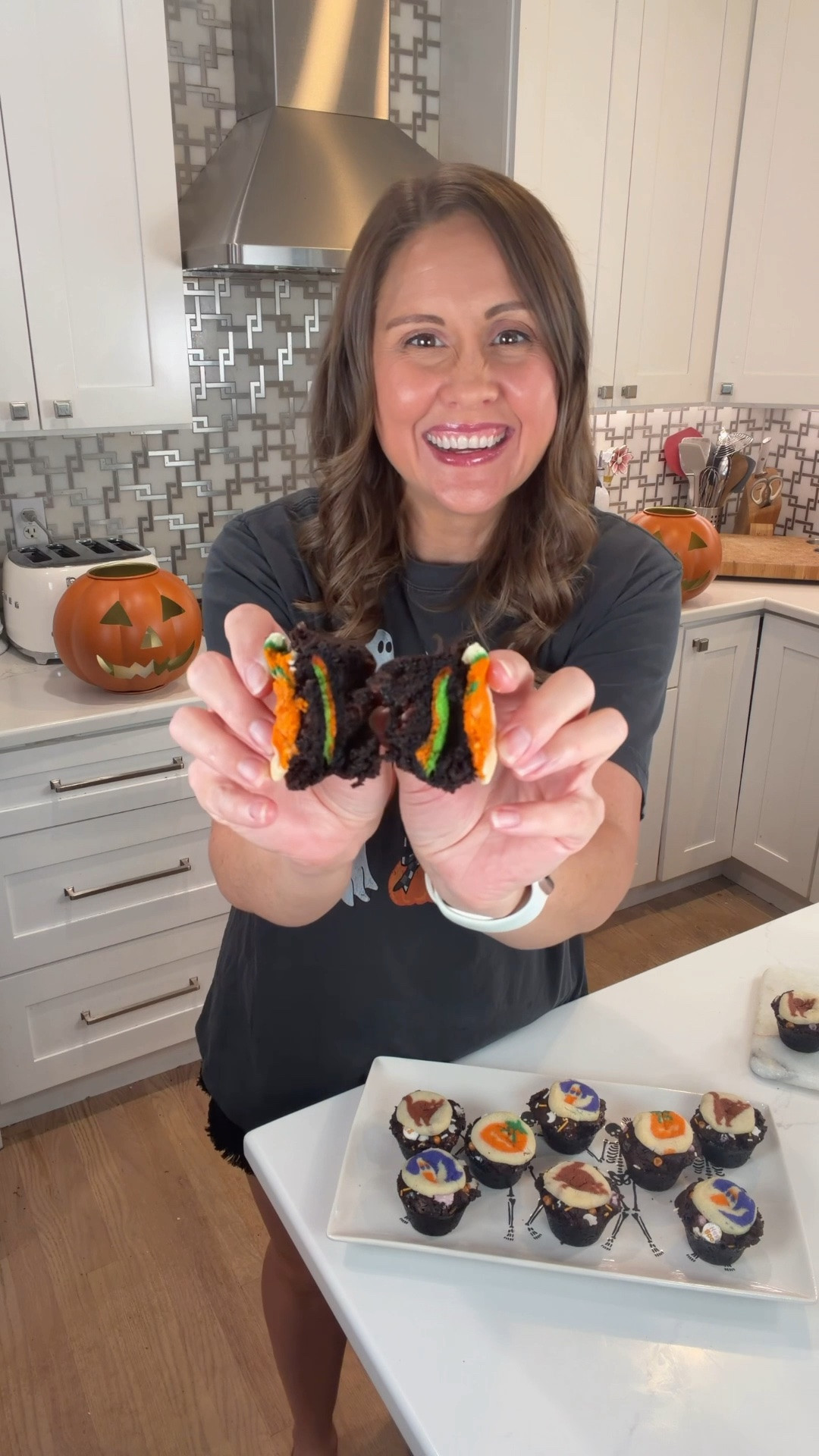 👻🍫 SPOOKY LOADED BROWNIE CUPS!! Brownies + spooky Oreos + Halloween sugar cookies all baked into ONE ridiculously good treat?! 🎃🍪

Add brownie batter to your muffin tin, layer in spooky Oreos + more batter, then add sprinkles. Bake at 325°F for about 30 minutes, pull them out + top with Halloween sugar cookie dough. Bake another 10–15 minutes until done, then let cool completely!

These are SO fun for Halloween parties, movie nights or a spooky after-school treat! 👻🖤

#LTKHalloween #HalloweenTreats #HalloweenRecipes #SpookySeason #HalloweenBaking

#LTKSeasonal #LTKHome #LTKfoodie