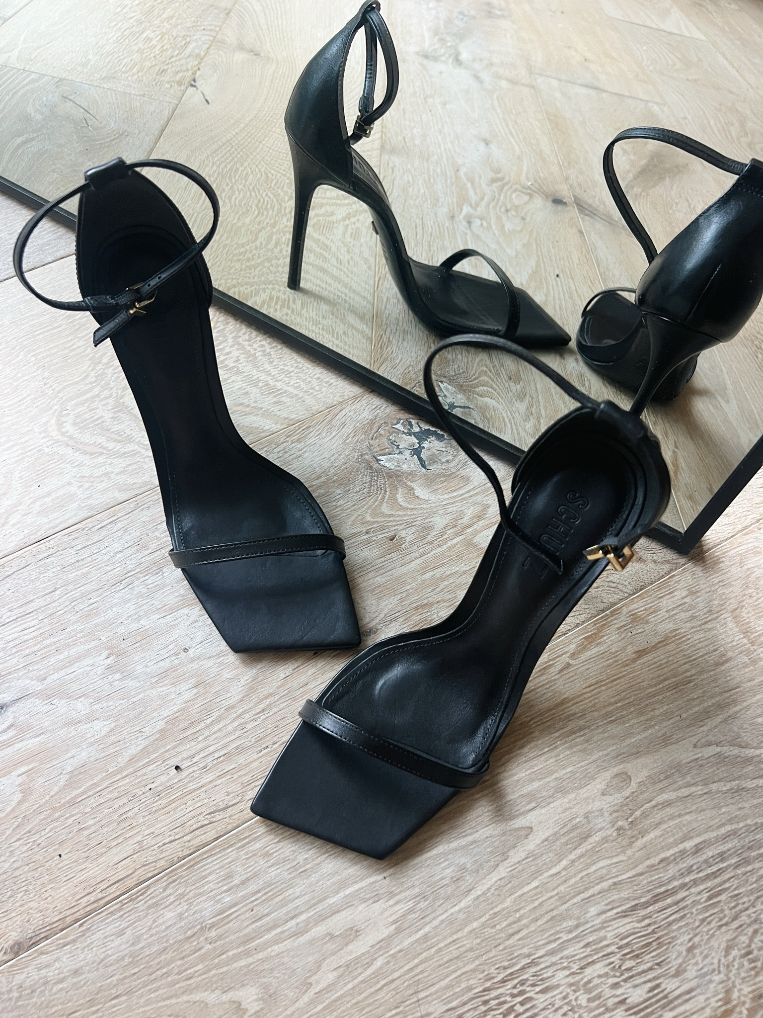 These shoes on repeat this holiday season 

#LTKHoliday #LTKParties #LTKShoeCrush