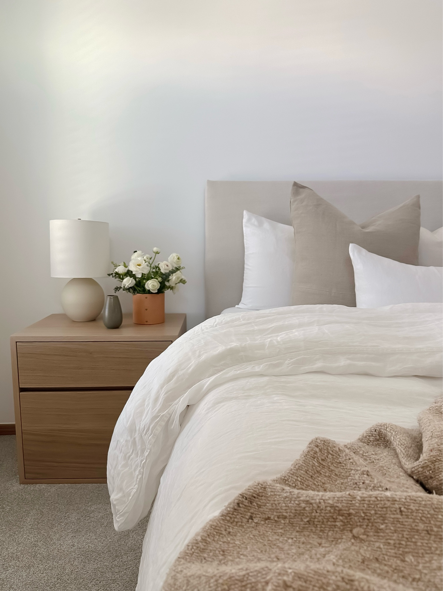 Shop my bedroom

bedding, bedroom decor, simple bedroom, neutral bedding, slipcover bed, nightstand, ceramic lamp, table lamp, home decor, leather vase, decorative pillows, bed, quilt, linen, linen bedding, duvet, home find

#LTKStyleTip 

#LTKHome #LTKSeasonal