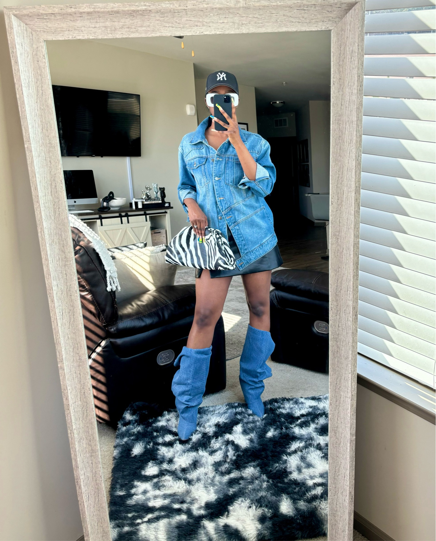 OOTD 💙🦓

amazon, outfit inspiration, style inspiration, street style, streetwear, denim boots, denim jackett

#LTKfindsunder50 #LTKU #LTKstyletip