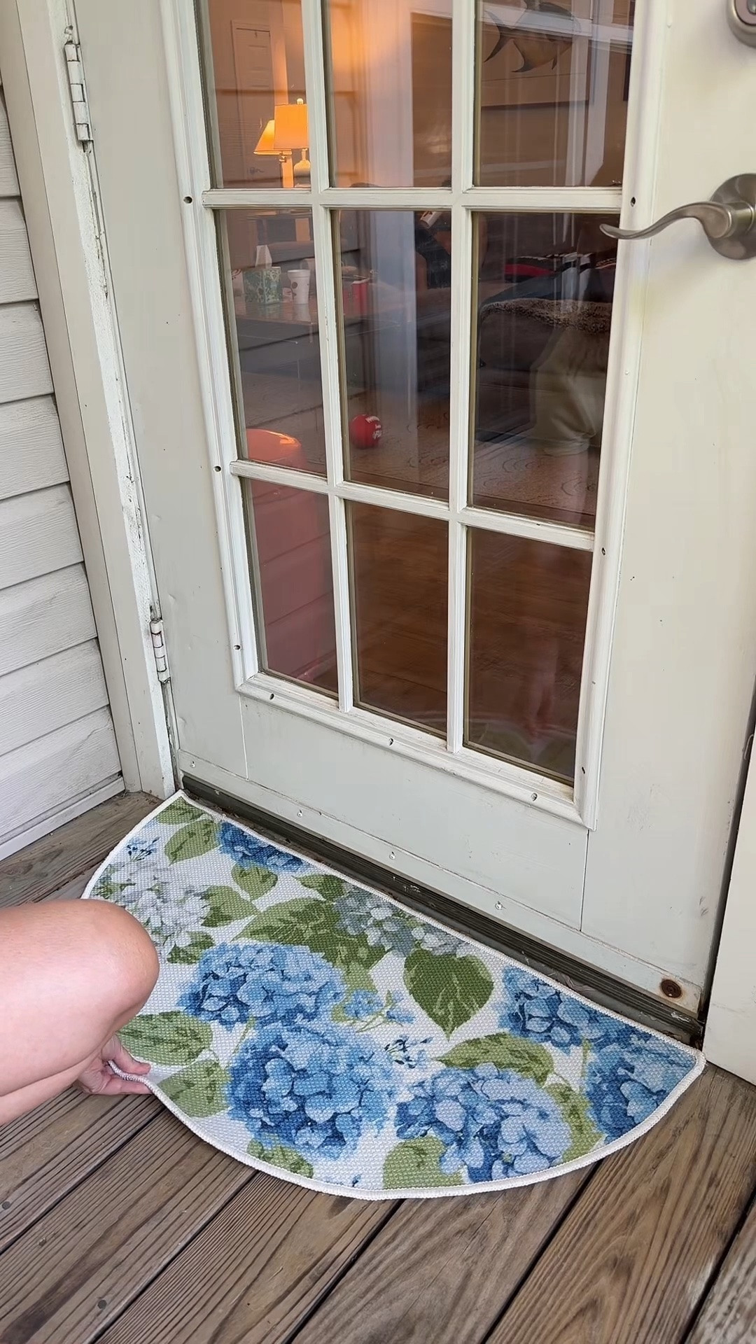 Hydrangea rug. Porch rug. Porch decor