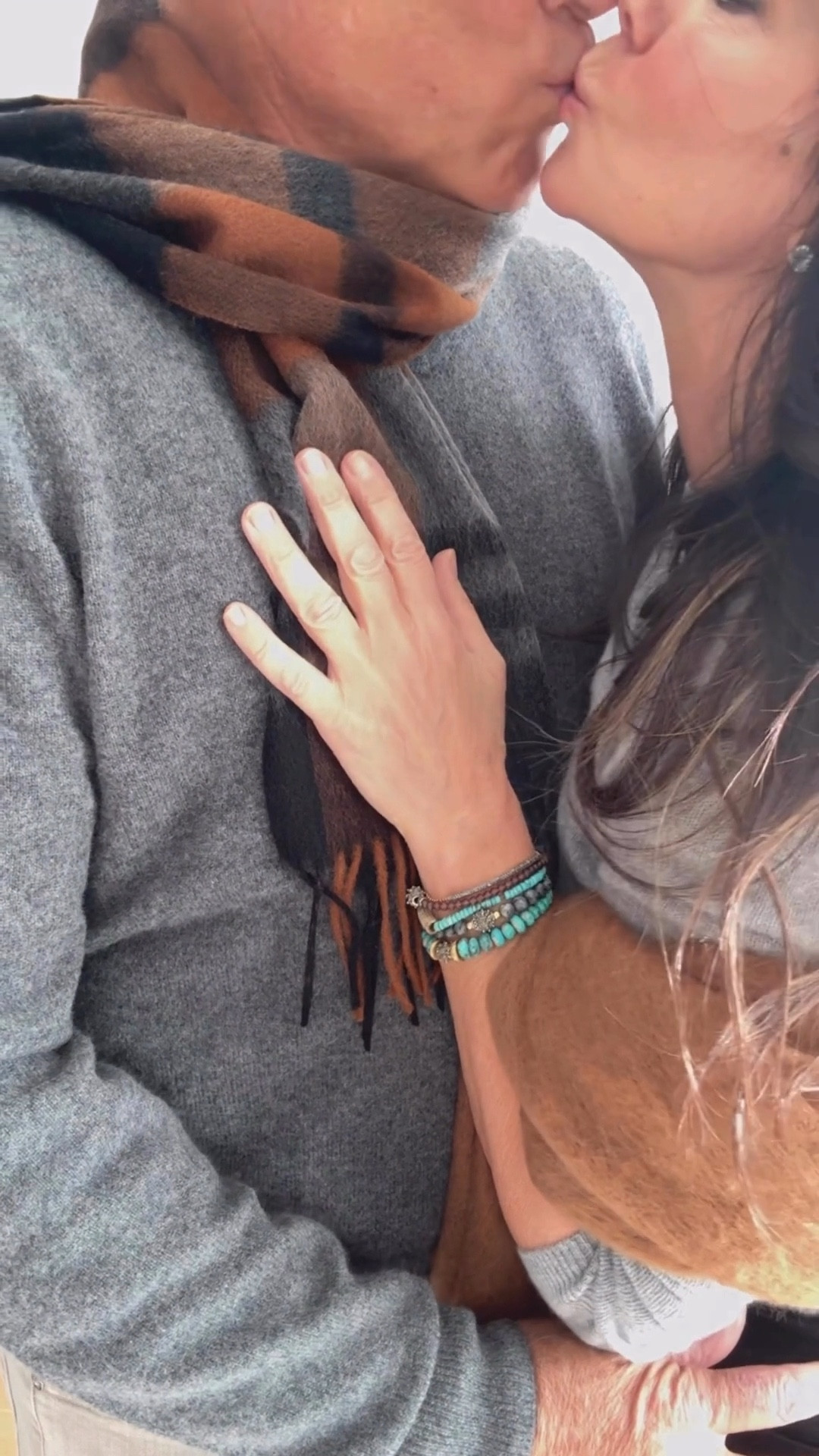 Cashmere makes the best gift!! Especially when you can get a great deal now at the Nordstrom rack! Scarves starting at $29 
Sweaters starting at $59 
So many more colors available too 



#LTKFindsUnder100 #LTKSaleAlert #LTKFindsUnder50