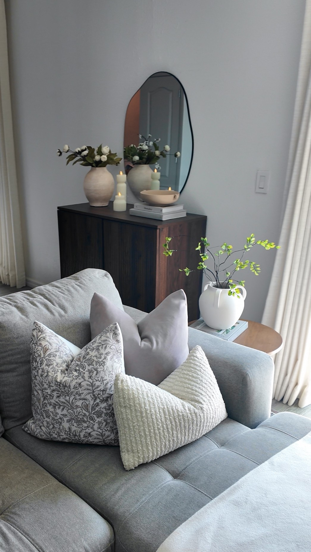 Living room 
Pillow covers decor 

#LTKSpringSale #LTKHome #LTKStyleTip