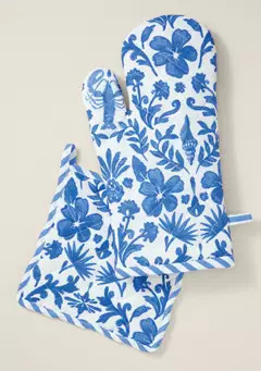 Crown & Ivy™ Sewing Down South x Crown & Ivy™ Isle of Palms Oven Mitt | Belk