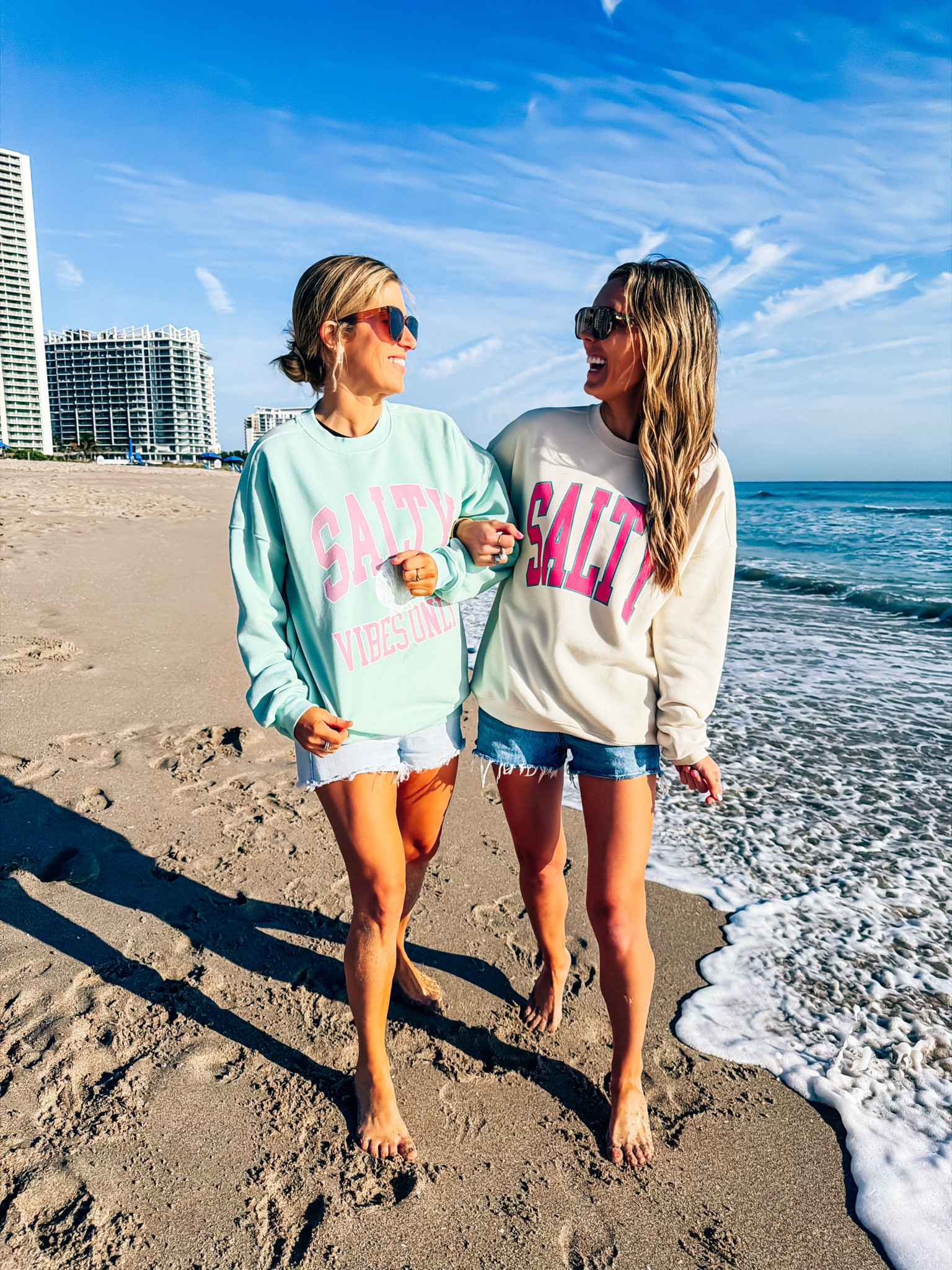 🌊☀️

#LTKSeasonal #LTKootd #LTKgrwm