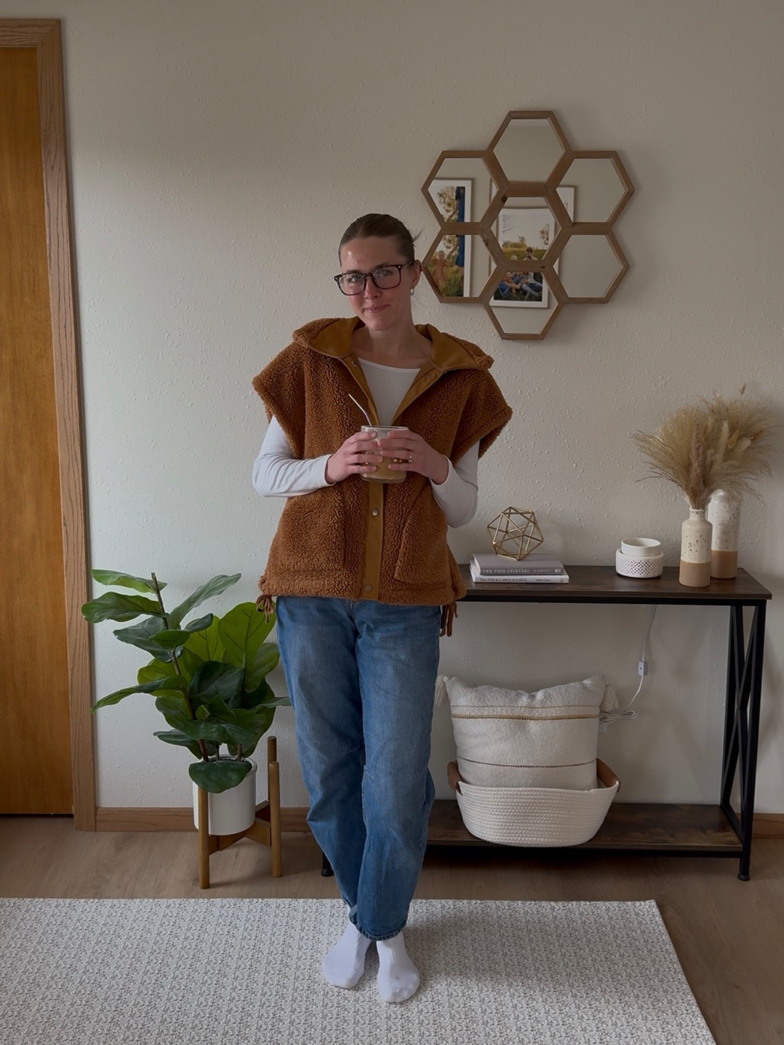 coziest vest and my fav barrel jeans🧸

#LTKmomlife #LTKootd #LTKgrwm