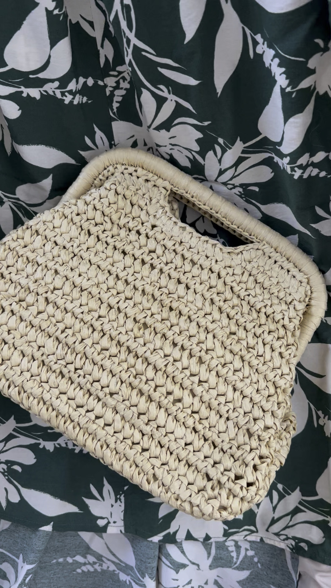 Straw clutch on sale for under $50 with code YPBAF

vacation, spring, travel, accessories 

#LTKfindsunder50 #LTKSeasonal