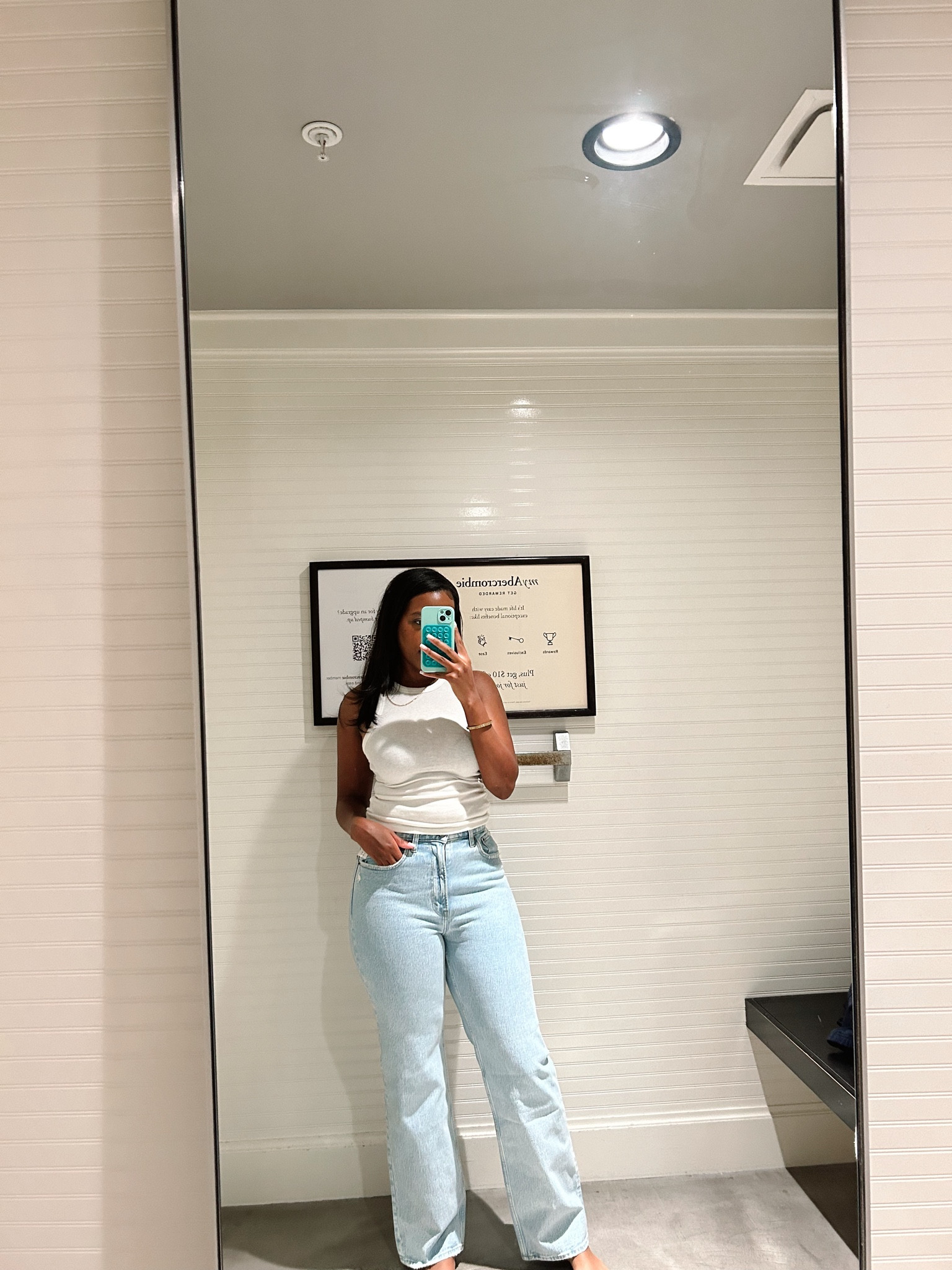 Light vintage Abercrombie denim jeans - wearing a size 28 here bc there was no size 29 …(would prefer the 29) 


#jeans #highwaisted #denim #vintage #abercrombie

#LTKsalealert #LTKSpringSale #LTKstyletip