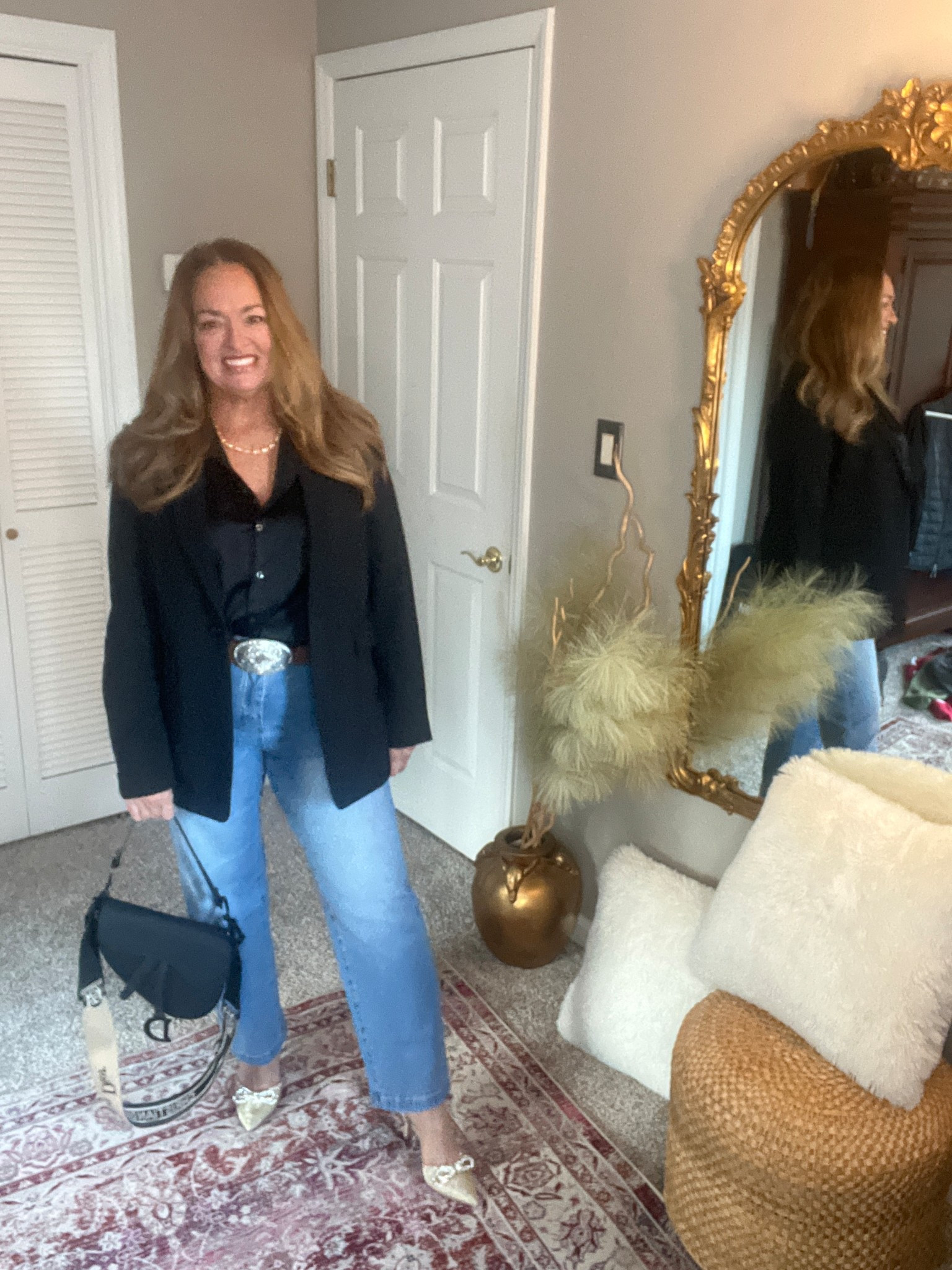 Medium washed denim and black. 

#LTKMidsize #LTKOver40 #LTKWorkwear