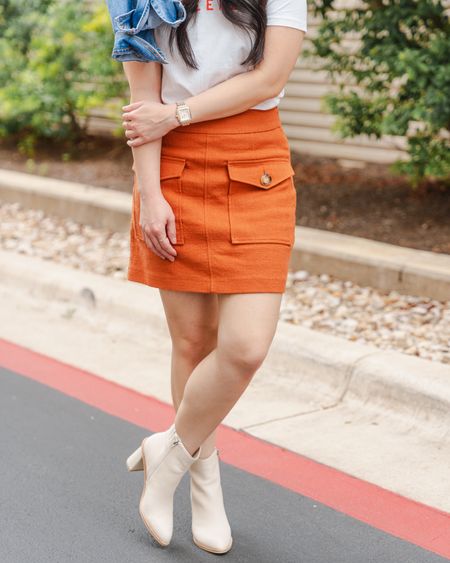 {#newpost} talking about this cute @sezane mini skirt on jannadoan.com! i styled it w a graphic tee and love how it’s the perfect game day outfit! #UTLonghorns #hookem 🤘 // #gifted shop this post via link in bio ✌️ {05.24.24}

🙏  thank you for shopping my links!
📷: @janeyunphoto 

.
.
.
.
.
.
#texasblogger #austinblogger #atxblogger #personalstyle #igstyle #flashesofdelight #ootdshare #ootd #wiw #lookbook #fashiondaily #styleinspo #petitestyle #asianblogger #fashiongram #instastyle #liketkit #sezane #sezanelovers 

#LTKSeasonal #LTKFestival