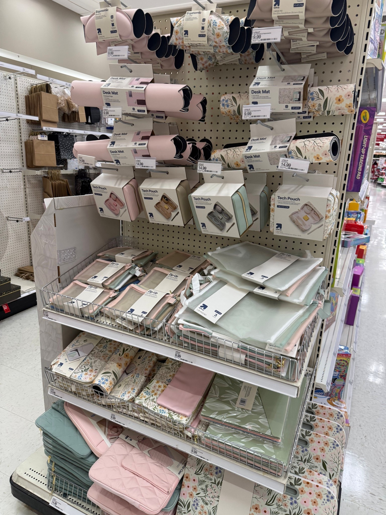 Spring organization finds ✨

From ergonomic mouse pads, desk mats, to cute tech cases and mesh organizing bags. 

A few cute spring prints 🤍


#LTKTravel #LTKHome #LTKFindsUnder50