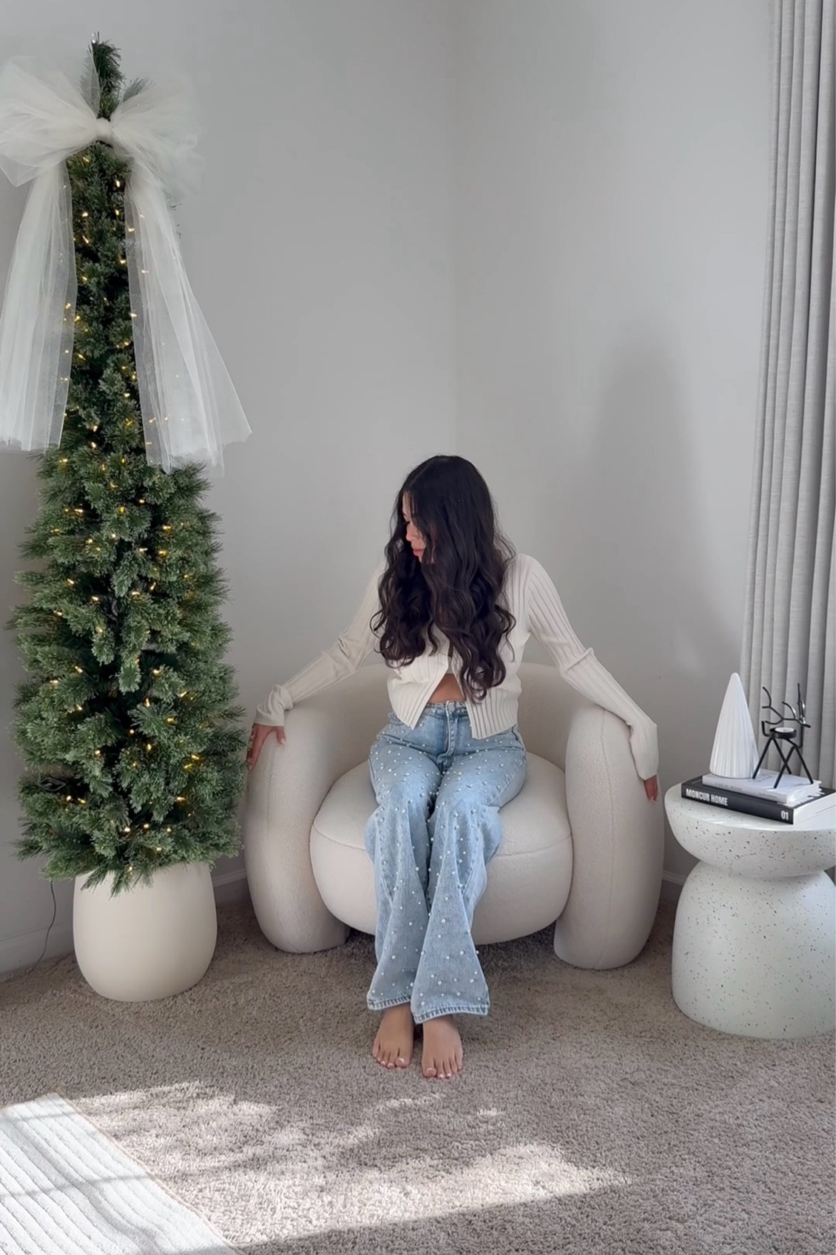 My office👩🏻‍💻🎧☁️

#LTKSeasonal #LTKHome #LTKHoliday